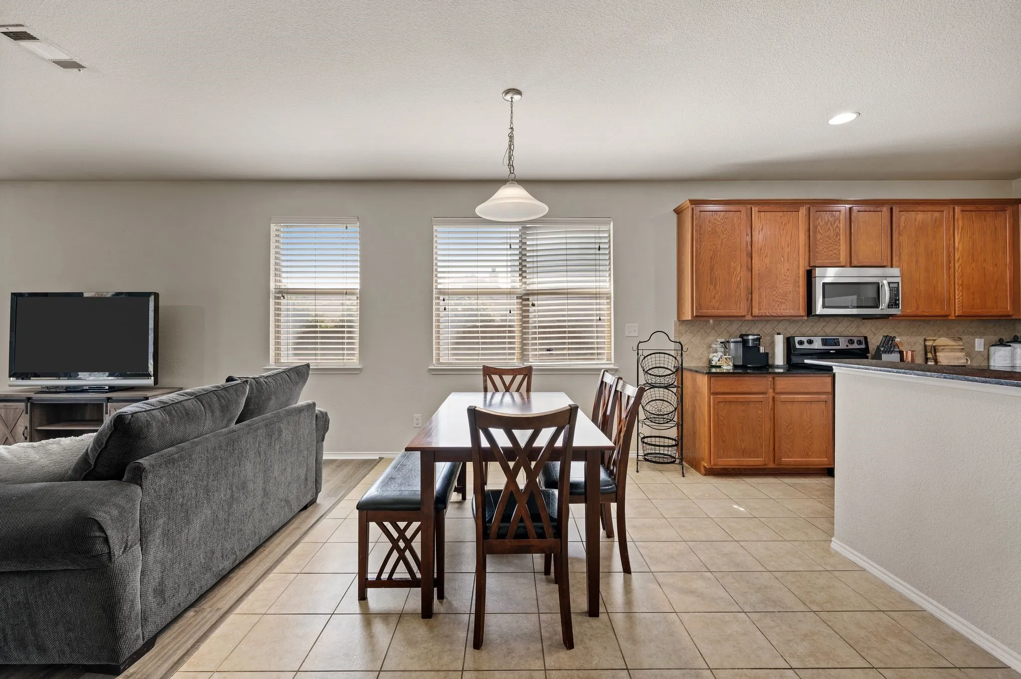 Single Family Residence For Sale in Tarrant County , 13160 Larks View Point, Fort Worth, Texas 76244, 3 Bedroom, 2 Bathroom, 2 Garage spaces, 2,421 Sqft, built in 2011, mls#21337906, Real Estate Agent in Fort Worth, Homes For Sale in Tarrant county, Homes For Sale in Fort Worth, Realtor in Fort Worth Texas, Real Estate Brokerage Independent Realty Texas, Luminita Cordes Realtor