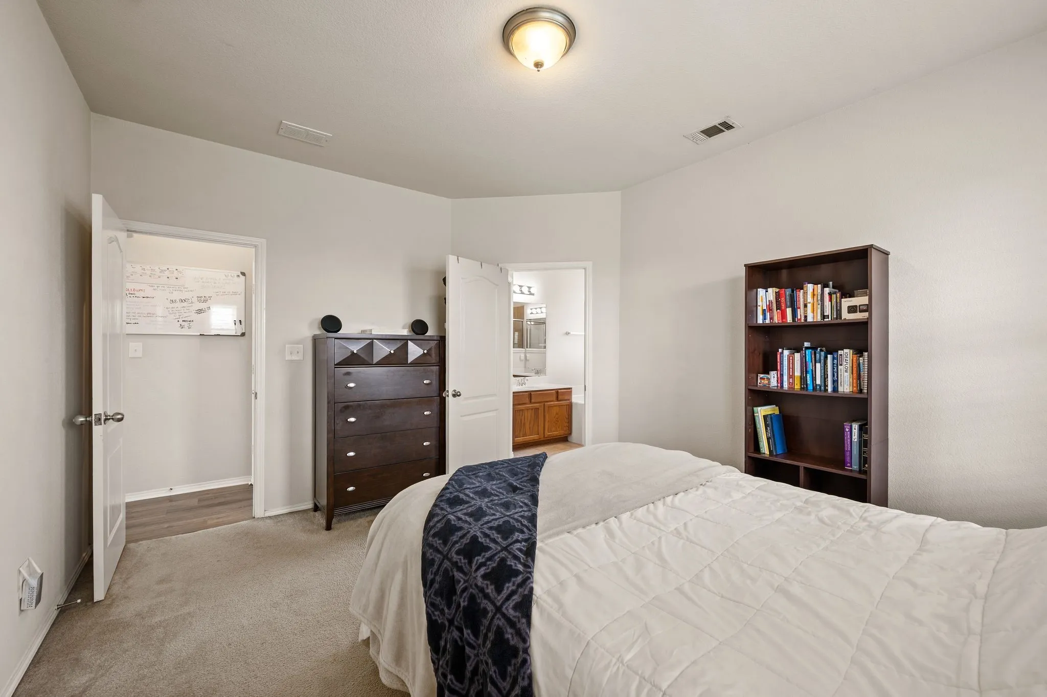 Single Family Residence For Sale in Tarrant County , 13160 Larks View Point, Fort Worth, Texas 76244, 3 Bedroom, 2 Bathroom, 2 Garage spaces, 2,421 Sqft, built in 2011, mls#21337906, Real Estate Agent in Fort Worth, Homes For Sale in Tarrant county, Homes For Sale in Fort Worth, Realtor in Fort Worth Texas, Real Estate Brokerage Independent Realty Texas, Luminita Cordes Realtor