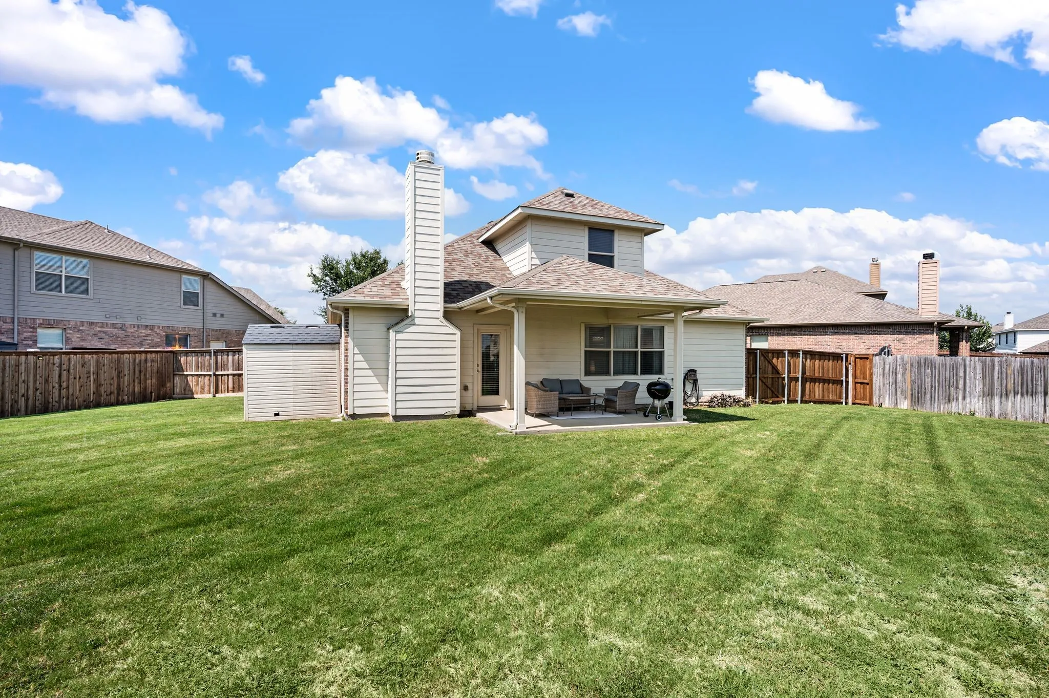 Single Family Residence For Sale in Tarrant County , 13160 Larks View Point, Fort Worth, Texas 76244, 3 Bedroom, 2 Bathroom, 2 Garage spaces, 2,421 Sqft, built in 2011, mls#21337906, Real Estate Agent in Fort Worth, Homes For Sale in Tarrant county, Homes For Sale in Fort Worth, Realtor in Fort Worth Texas, Real Estate Brokerage Independent Realty Texas, Luminita Cordes Realtor