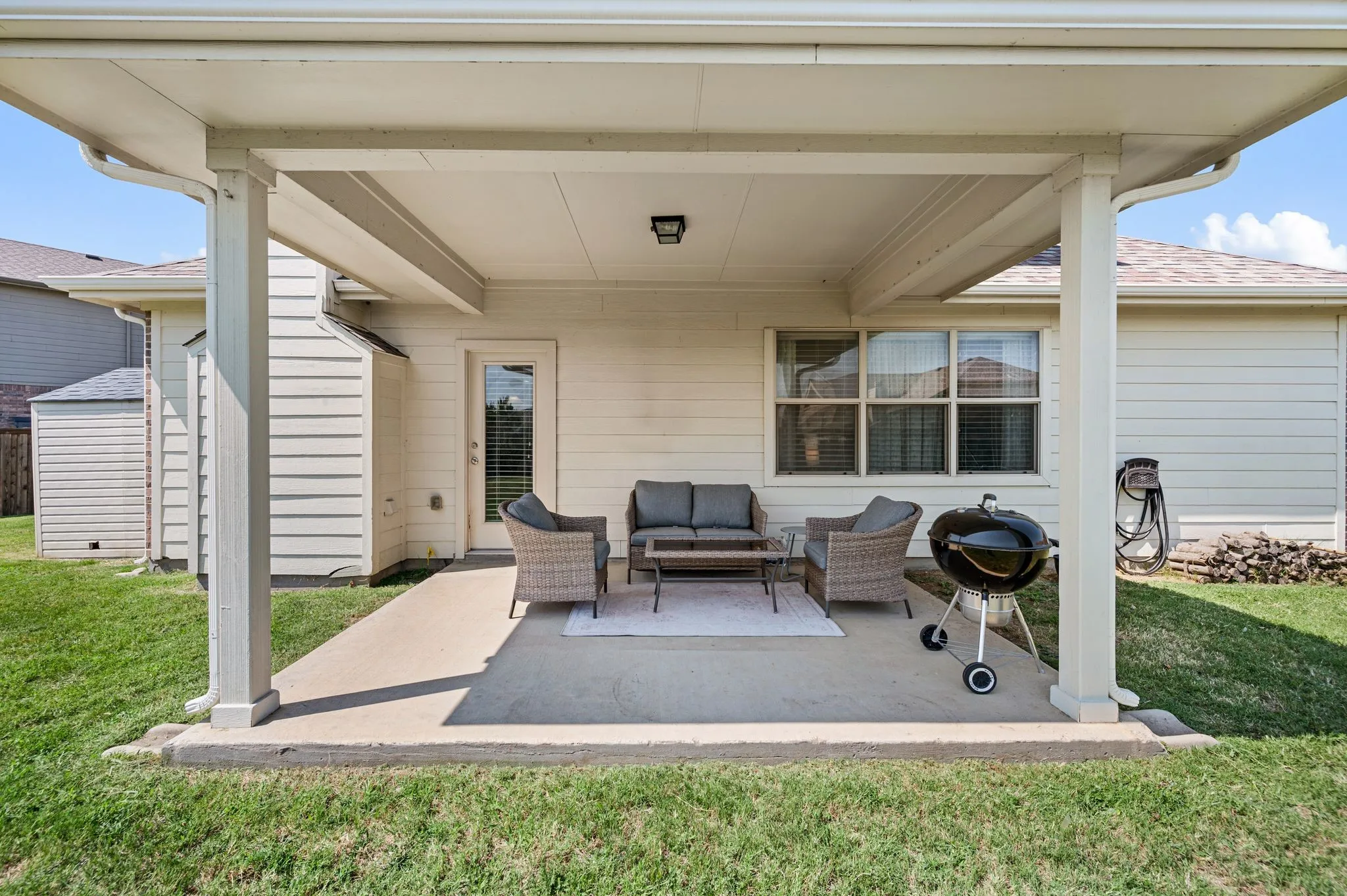 Single Family Residence For Sale in Tarrant County , 13160 Larks View Point, Fort Worth, Texas 76244, 3 Bedroom, 2 Bathroom, 2 Garage spaces, 2,421 Sqft, built in 2011, mls#21337906, Real Estate Agent in Fort Worth, Homes For Sale in Tarrant county, Homes For Sale in Fort Worth, Realtor in Fort Worth Texas, Real Estate Brokerage Independent Realty Texas, Luminita Cordes Realtor