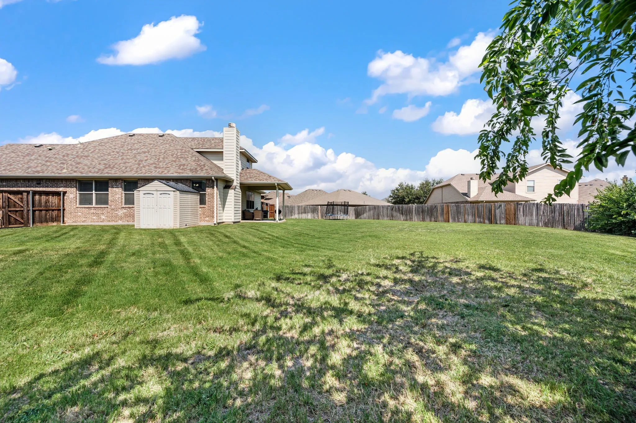 Single Family Residence For Sale in Tarrant County , 13160 Larks View Point, Fort Worth, Texas 76244, 3 Bedroom, 2 Bathroom, 2 Garage spaces, 2,421 Sqft, built in 2011, mls#21337906, Real Estate Agent in Fort Worth, Homes For Sale in Tarrant county, Homes For Sale in Fort Worth, Realtor in Fort Worth Texas, Real Estate Brokerage Independent Realty Texas, Luminita Cordes Realtor