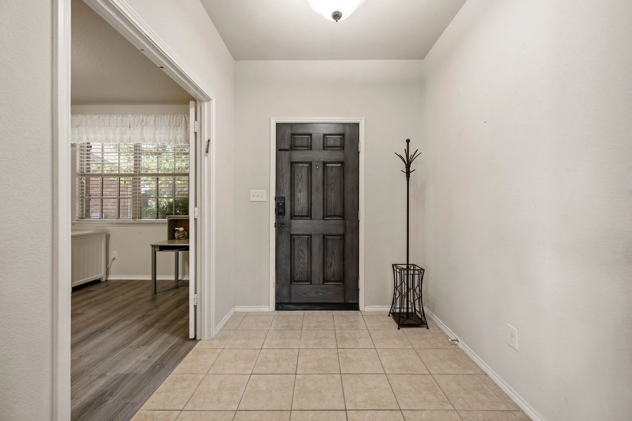Single Family Residence For Sale in Tarrant County , 13160 Larks View Point, Fort Worth, Texas 76244, 3 Bedroom, 2 Bathroom, 2 Garage spaces, 2,421 Sqft, built in 2011, mls#21337906, Real Estate Agent in Fort Worth, Homes For Sale in Tarrant county, Homes For Sale in Fort Worth, Realtor in Fort Worth Texas, Real Estate Brokerage Independent Realty Texas, Luminita Cordes Realtor