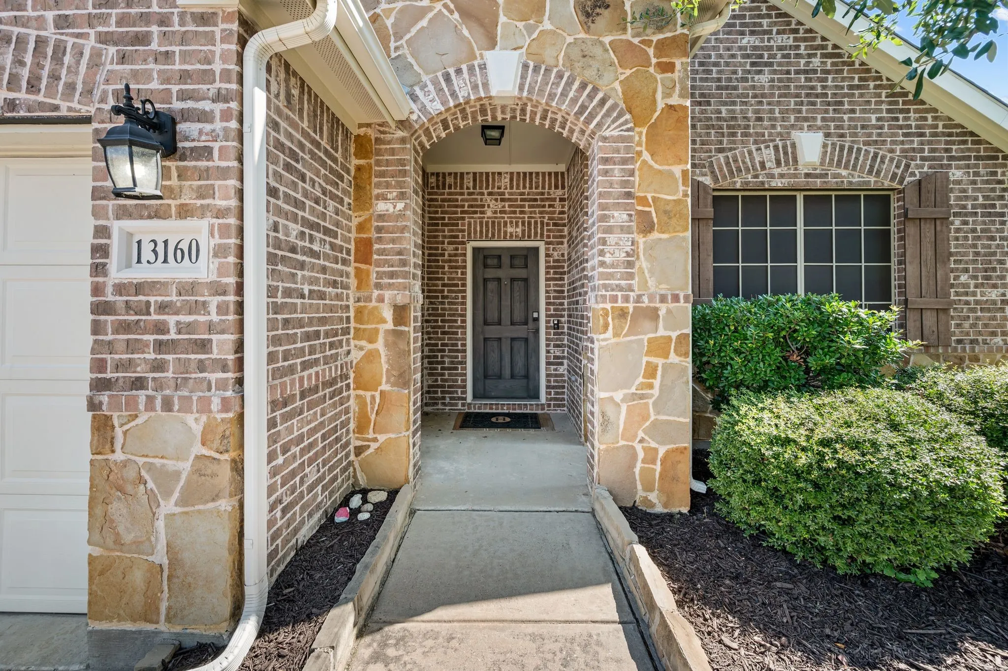 Single Family Residence For Sale in Tarrant County , 13160 Larks View Point, Fort Worth, Texas 76244, 3 Bedroom, 2 Bathroom, 2 Garage spaces, 2,421 Sqft, built in 2011, mls#21337906, Real Estate Agent in Fort Worth, Homes For Sale in Tarrant county, Homes For Sale in Fort Worth, Realtor in Fort Worth Texas, Real Estate Brokerage Independent Realty Texas, Luminita Cordes Realtor