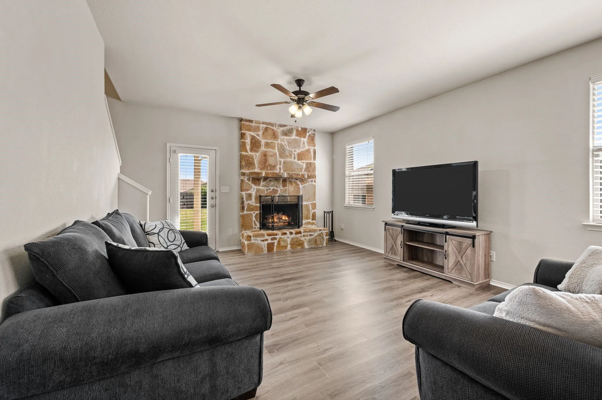 Single Family Residence For Sale in Tarrant County , 13160 Larks View Point, Fort Worth, Texas 76244, 3 Bedroom, 2 Bathroom, 2 Garage spaces, 2,421 Sqft, built in 2011, mls#21337906, Real Estate Agent in Fort Worth, Homes For Sale in Tarrant county, Homes For Sale in Fort Worth, Realtor in Fort Worth Texas, Real Estate Brokerage Independent Realty Texas, Luminita Cordes Realtor
