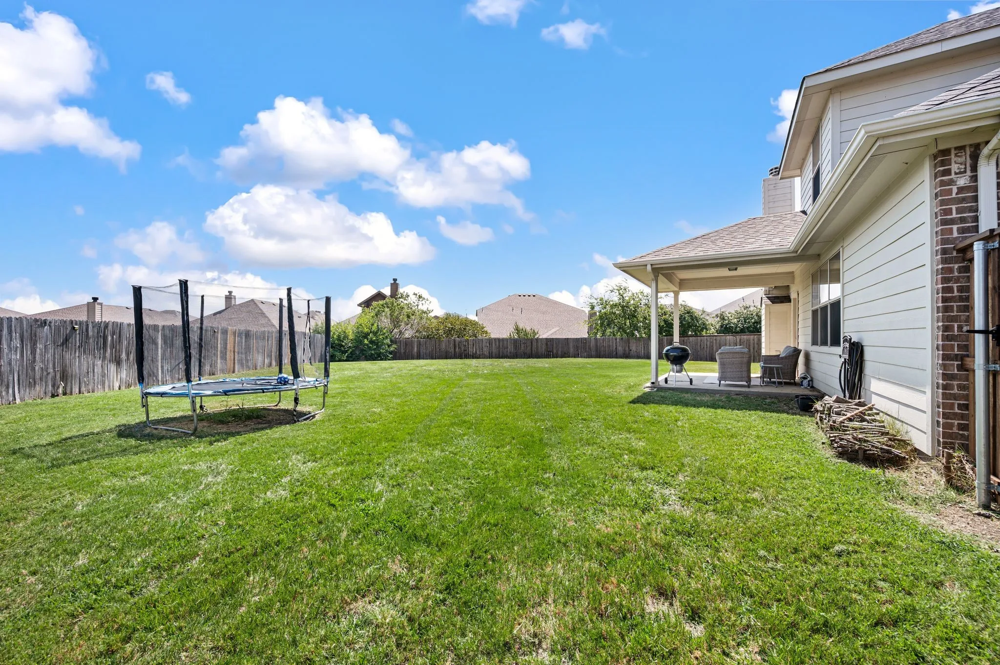 Single Family Residence For Sale in Tarrant County , 13160 Larks View Point, Fort Worth, Texas 76244, 3 Bedroom, 2 Bathroom, 2 Garage spaces, 2,421 Sqft, built in 2011, mls#21337906, Real Estate Agent in Fort Worth, Homes For Sale in Tarrant county, Homes For Sale in Fort Worth, Realtor in Fort Worth Texas, Real Estate Brokerage Independent Realty Texas, Luminita Cordes Realtor