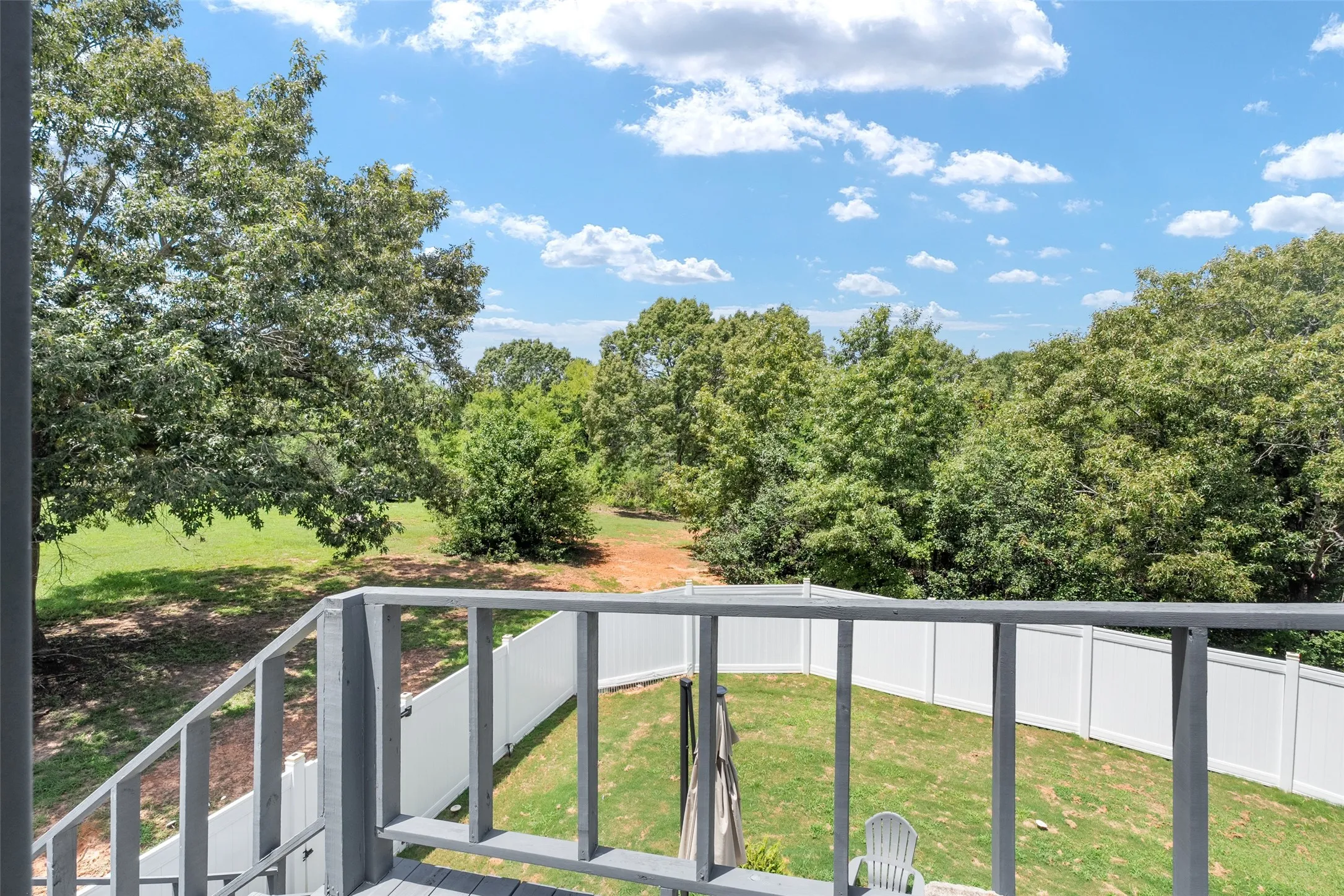 Single Family Residence For Sale in Henderson County , 2525 US Highway 175, Athens, Texas 75751, 3 Bedroom, 2 Bathroom, 9 Garage spaces, 2,368 Sqft, built in 2004, mls#21334878, Real Estate Agent in Athens, Homes For Sale in Henderson county, Homes For Sale in Athens, Realtor in Athens Texas, Real Estate Brokerage Independent Realty Texas, Luminita Cordes Realtor
