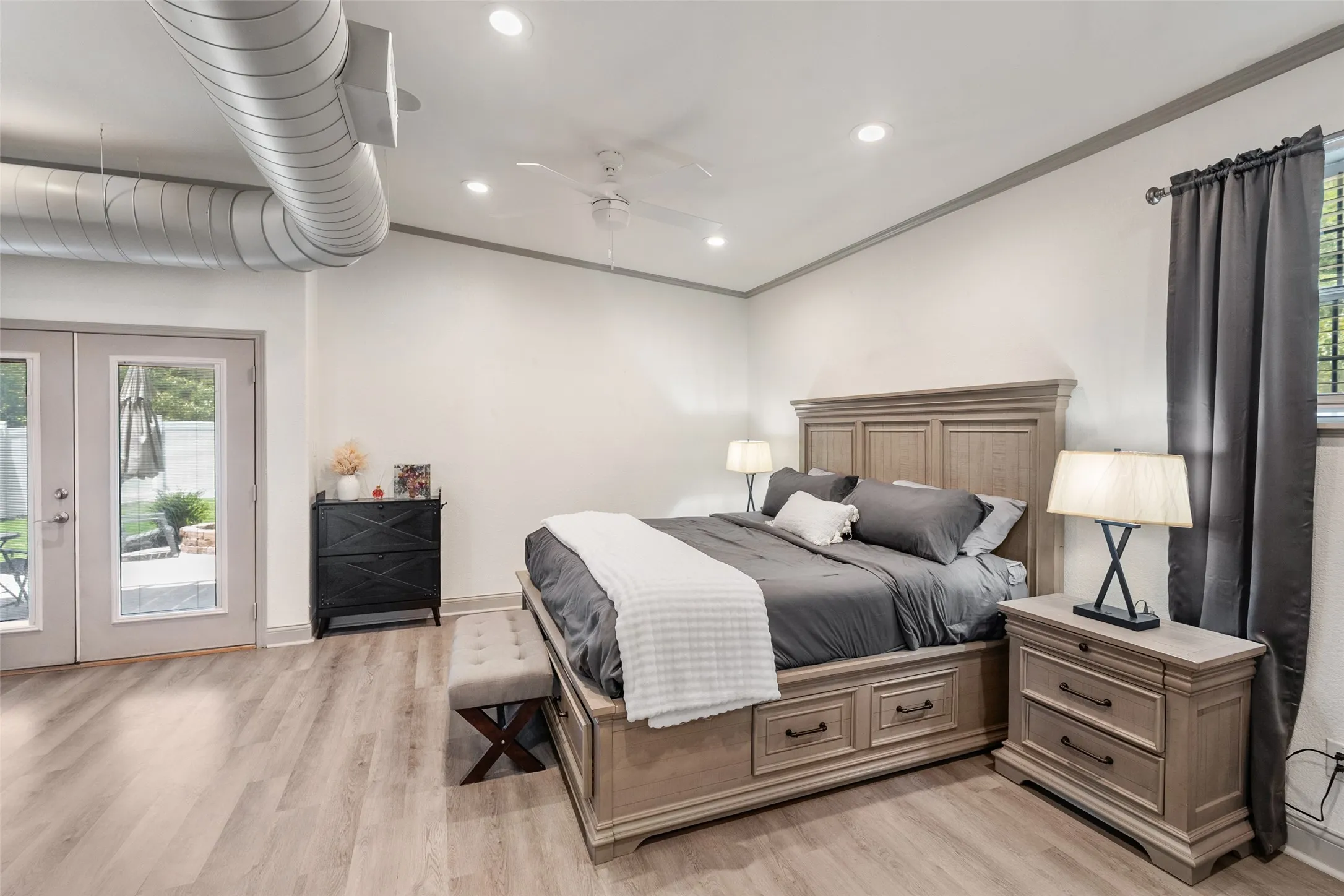 Single Family Residence For Sale in Henderson County , 2525 US Highway 175, Athens, Texas 75751, 3 Bedroom, 2 Bathroom, 9 Garage spaces, 2,368 Sqft, built in 2004, mls#21334878, Real Estate Agent in Athens, Homes For Sale in Henderson county, Homes For Sale in Athens, Realtor in Athens Texas, Real Estate Brokerage Independent Realty Texas, Luminita Cordes Realtor