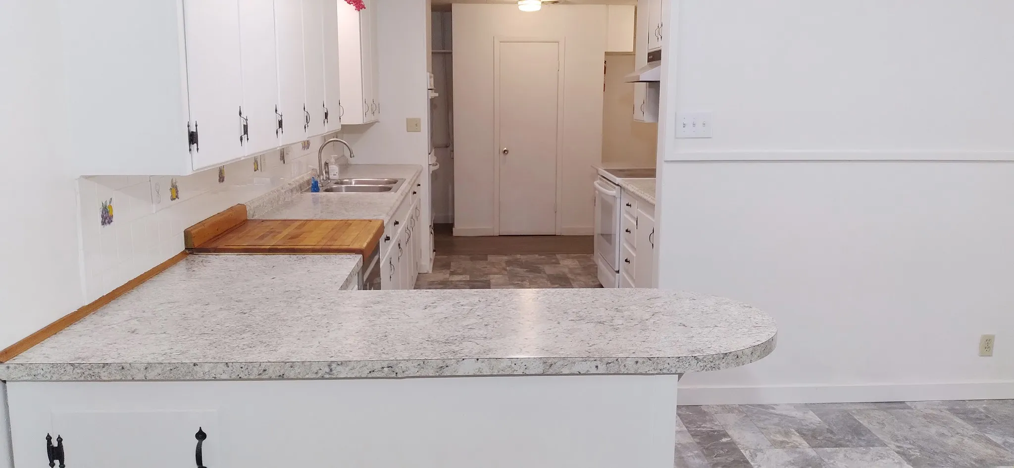 Single Family Residence For Sale in Grayson County , 154 Bob White Road, Denison, Texas 75020, 5 Bedroom, 4 Bathroom, 2 Garage spaces, 2,280 Sqft, built in 1962, mls#21338335, Real Estate Agent in Denison, Homes For Sale in Grayson county, Homes For Sale in Denison, Realtor in Denison Texas, Real Estate Brokerage Independent Realty Texas, Luminita Cordes Realtor