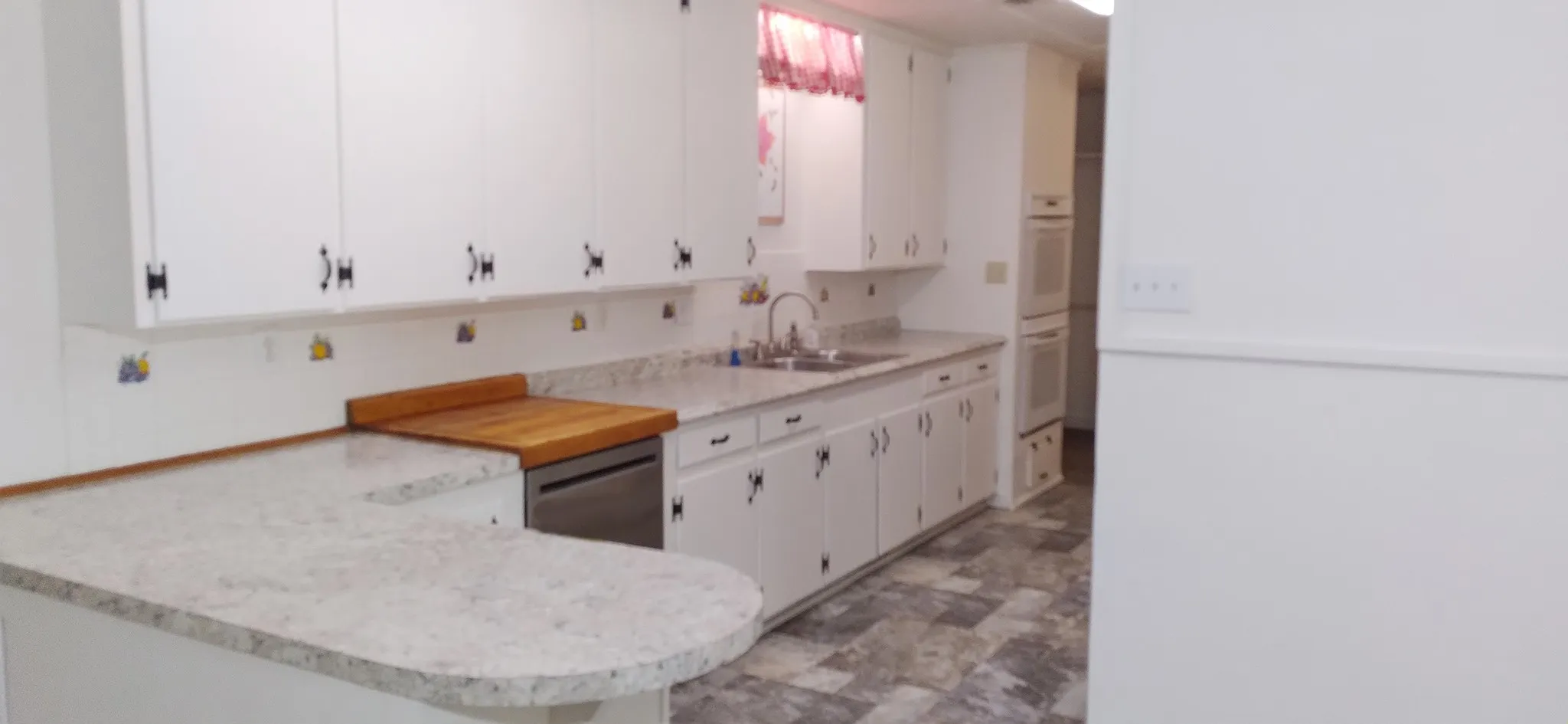 Single Family Residence For Sale in Grayson County , 154 Bob White Road, Denison, Texas 75020, 5 Bedroom, 4 Bathroom, 2 Garage spaces, 2,280 Sqft, built in 1962, mls#21338335, Real Estate Agent in Denison, Homes For Sale in Grayson county, Homes For Sale in Denison, Realtor in Denison Texas, Real Estate Brokerage Independent Realty Texas, Luminita Cordes Realtor