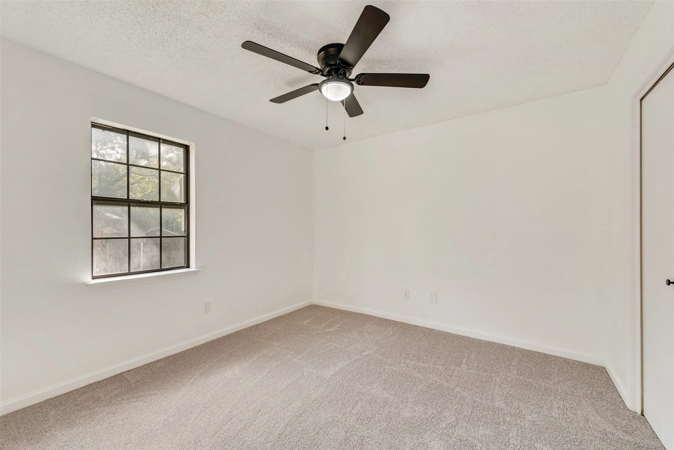 Single Family Residence For Rent in Johnson County , 907 Melanie Lane, Keene, Texas 76059, 4 Bedrooms, 3 Bathrooms, 1 Garage spaces, 1,901 Sqft, built in 1984, Price $2,250, mls#21340687, Real Estate Agent in Keene, Homes For Rent in Johnson county, Homes For Rent in Keene, Realtor in Keene Texas, Real Estate Brokerage Independent Realty Texas, Luminita Cordes Realtor