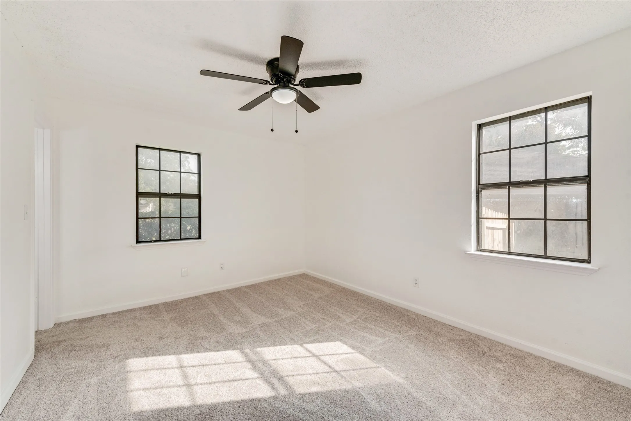 Single Family Residence For Rent in Johnson County , 907 Melanie Lane, Keene, Texas 76059, 4 Bedrooms, 3 Bathrooms, 1 Garage spaces, 1,901 Sqft, built in 1984, Price $2,250, mls#21340687, Real Estate Agent in Keene, Homes For Rent in Johnson county, Homes For Rent in Keene, Realtor in Keene Texas, Real Estate Brokerage Independent Realty Texas, Luminita Cordes Realtor