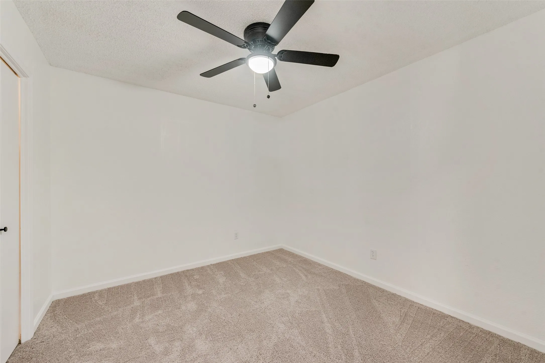 Single Family Residence For Rent in Johnson County , 907 Melanie Lane, Keene, Texas 76059, 4 Bedrooms, 3 Bathrooms, 1 Garage spaces, 1,901 Sqft, built in 1984, Price $2,250, mls#21340687, Real Estate Agent in Keene, Homes For Rent in Johnson county, Homes For Rent in Keene, Realtor in Keene Texas, Real Estate Brokerage Independent Realty Texas, Luminita Cordes Realtor