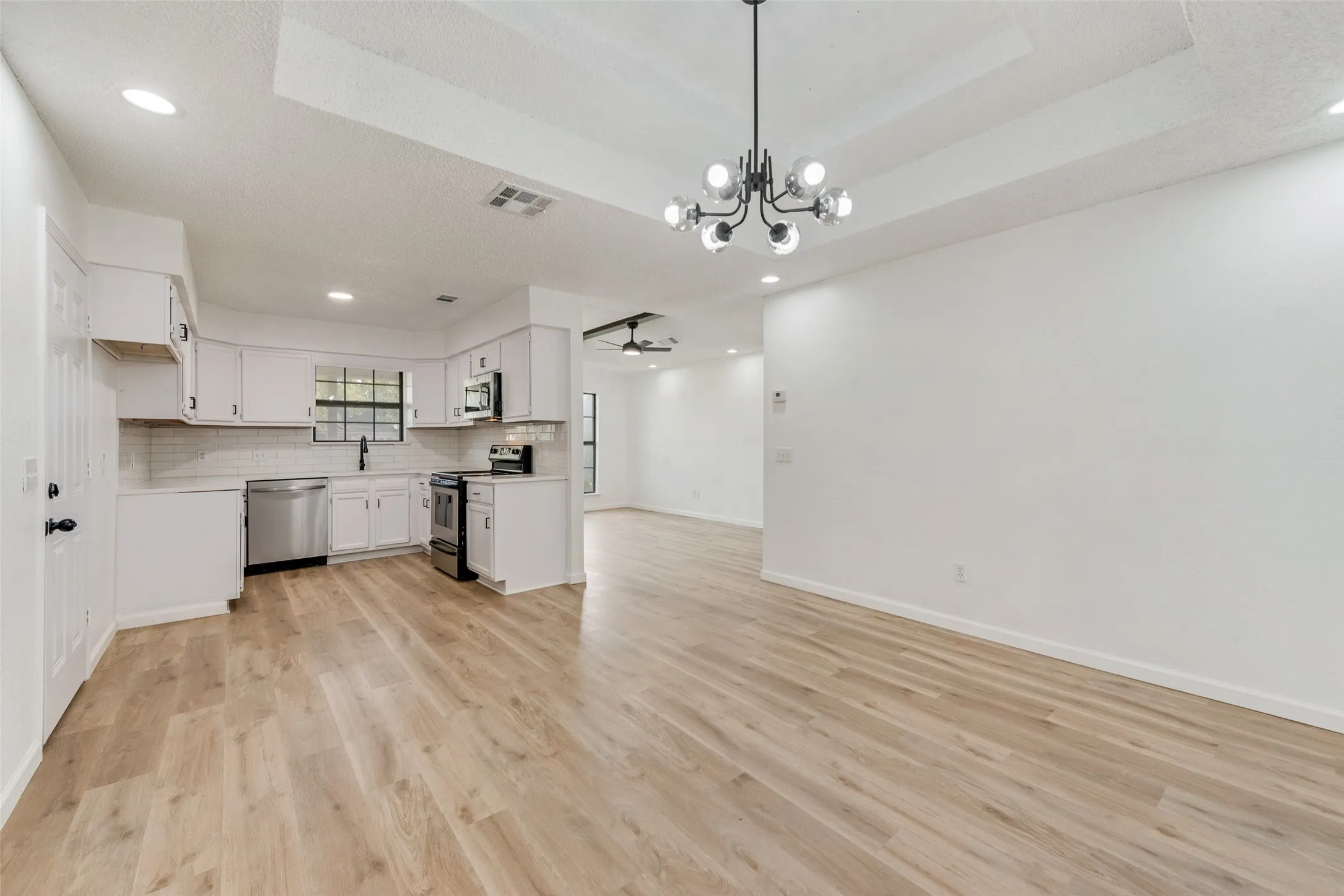 Single Family Residence For Rent in Johnson County , 907 Melanie Lane, Keene, Texas 76059, 4 Bedrooms, 3 Bathrooms, 1 Garage spaces, 1,901 Sqft, built in 1984, Price $2,250, mls#21340687, Real Estate Agent in Keene, Homes For Rent in Johnson county, Homes For Rent in Keene, Realtor in Keene Texas, Real Estate Brokerage Independent Realty Texas, Luminita Cordes Realtor