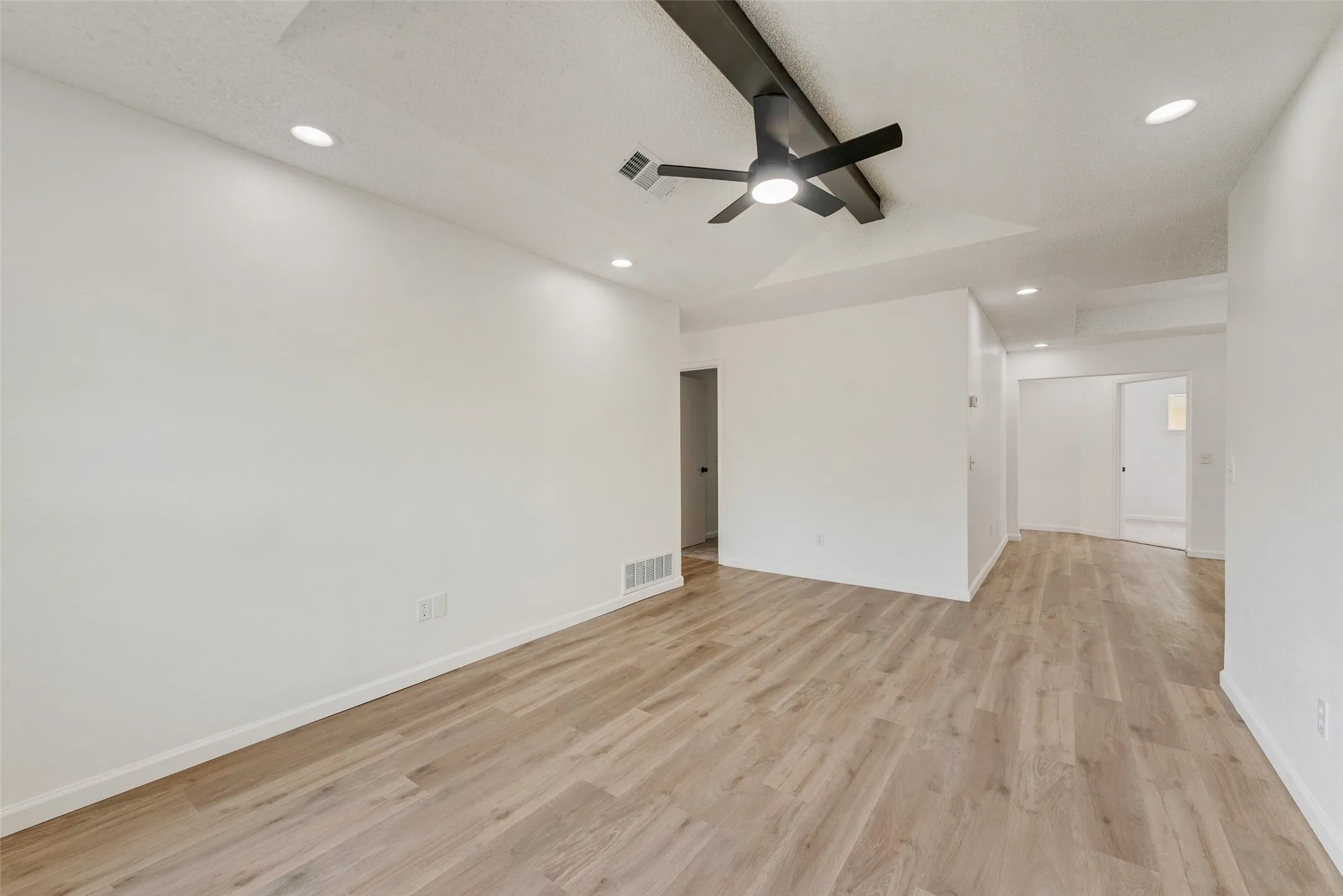 Single Family Residence For Rent in Johnson County , 907 Melanie Lane, Keene, Texas 76059, 4 Bedrooms, 3 Bathrooms, 1 Garage spaces, 1,901 Sqft, built in 1984, Price $2,250, mls#21340687, Real Estate Agent in Keene, Homes For Rent in Johnson county, Homes For Rent in Keene, Realtor in Keene Texas, Real Estate Brokerage Independent Realty Texas, Luminita Cordes Realtor