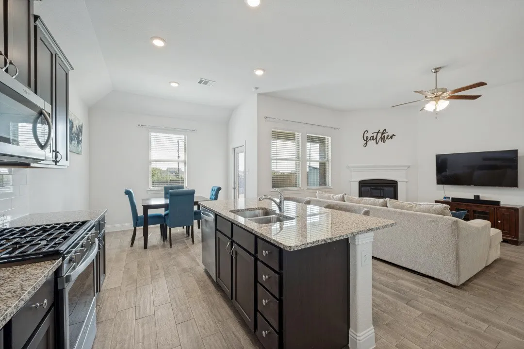 Single Family Residence For Sale in Denton County , 3020 Aransas Avenue, Aubrey, Texas 76227, 3 Bedroom, 2 Bathroom, 2 Garage spaces, 1,517 Sqft, built in 2020, mls#21327065, Real Estate Agent in Aubrey, Homes For Sale in Denton county, Homes For Sale in Aubrey, Realtor in Aubrey Texas, Real Estate Brokerage Independent Realty Texas, Luminita Cordes Realtor