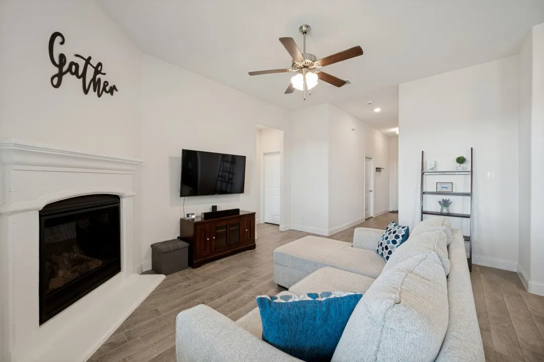 Single Family Residence For Sale in Denton County , 3020 Aransas Avenue, Aubrey, Texas 76227, 3 Bedroom, 2 Bathroom, 2 Garage spaces, 1,517 Sqft, built in 2020, mls#21327065, Real Estate Agent in Aubrey, Homes For Sale in Denton county, Homes For Sale in Aubrey, Realtor in Aubrey Texas, Real Estate Brokerage Independent Realty Texas, Luminita Cordes Realtor