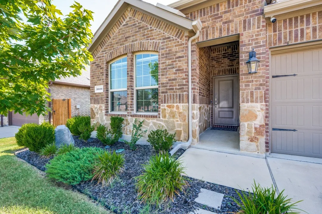 Single Family Residence For Sale in Denton County , 3020 Aransas Avenue, Aubrey, Texas 76227, 3 Bedroom, 2 Bathroom, 2 Garage spaces, 1,517 Sqft, built in 2020, mls#21327065, Real Estate Agent in Aubrey, Homes For Sale in Denton county, Homes For Sale in Aubrey, Realtor in Aubrey Texas, Real Estate Brokerage Independent Realty Texas, Luminita Cordes Realtor
