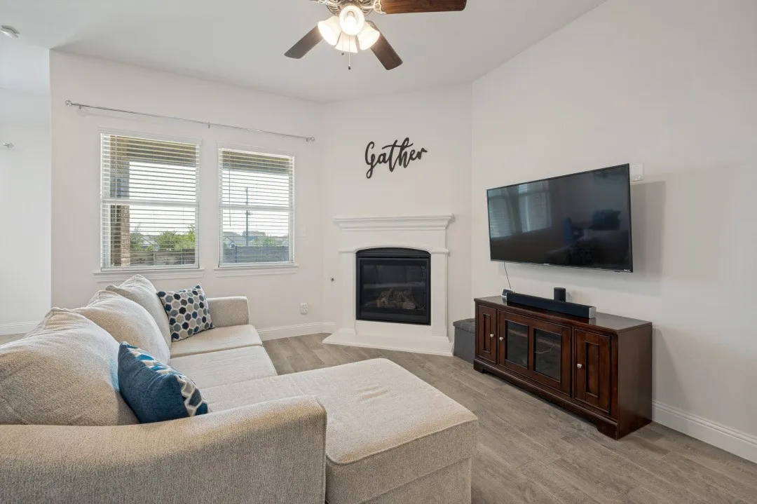 Single Family Residence For Sale in Denton County , 3020 Aransas Avenue, Aubrey, Texas 76227, 3 Bedroom, 2 Bathroom, 2 Garage spaces, 1,517 Sqft, built in 2020, mls#21327065, Real Estate Agent in Aubrey, Homes For Sale in Denton county, Homes For Sale in Aubrey, Realtor in Aubrey Texas, Real Estate Brokerage Independent Realty Texas, Luminita Cordes Realtor