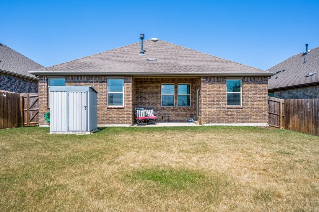 Single Family Residence For Sale in Denton County , 3020 Aransas Avenue, Aubrey, Texas 76227, 3 Bedroom, 2 Bathroom, 2 Garage spaces, 1,517 Sqft, built in 2020, mls#21327065, Real Estate Agent in Aubrey, Homes For Sale in Denton county, Homes For Sale in Aubrey, Realtor in Aubrey Texas, Real Estate Brokerage Independent Realty Texas, Luminita Cordes Realtor
