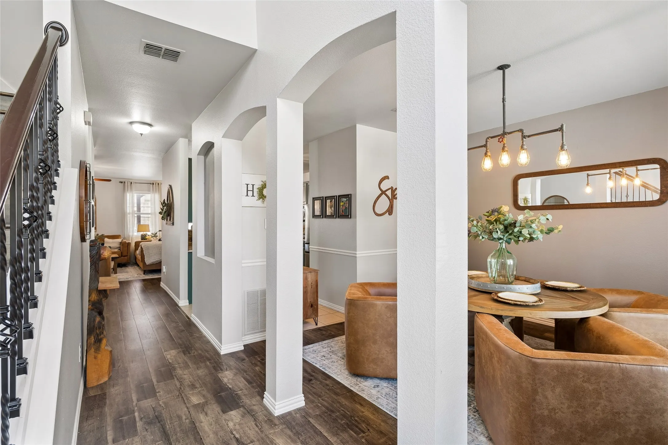 Single Family Residence For Sale in Tarrant County , 10212 Pear Street, Fort Worth, Texas 76244, 5 Bedroom, 4 Bathroom, 2 Garage spaces, 3,130 Sqft, built in 2003, mls#21338080, Real Estate Agent in Fort Worth, Homes For Sale in Tarrant county, Homes For Sale in Fort Worth, Realtor in Fort Worth Texas, Real Estate Brokerage Independent Realty Texas, Luminita Cordes Realtor