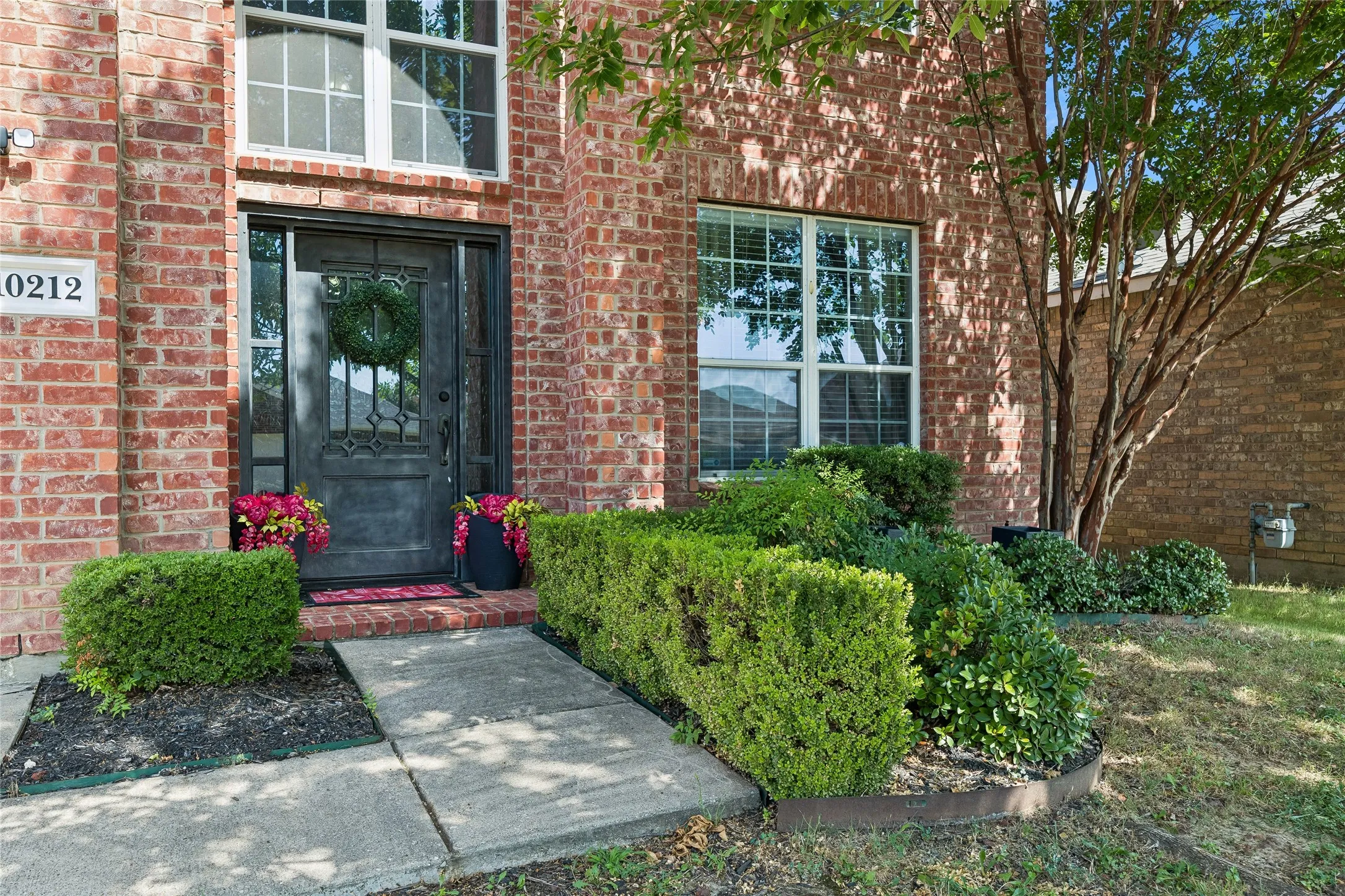 Single Family Residence For Sale in Tarrant County , 10212 Pear Street, Fort Worth, Texas 76244, 5 Bedroom, 4 Bathroom, 2 Garage spaces, 3,130 Sqft, built in 2003, mls#21338080, Real Estate Agent in Fort Worth, Homes For Sale in Tarrant county, Homes For Sale in Fort Worth, Realtor in Fort Worth Texas, Real Estate Brokerage Independent Realty Texas, Luminita Cordes Realtor