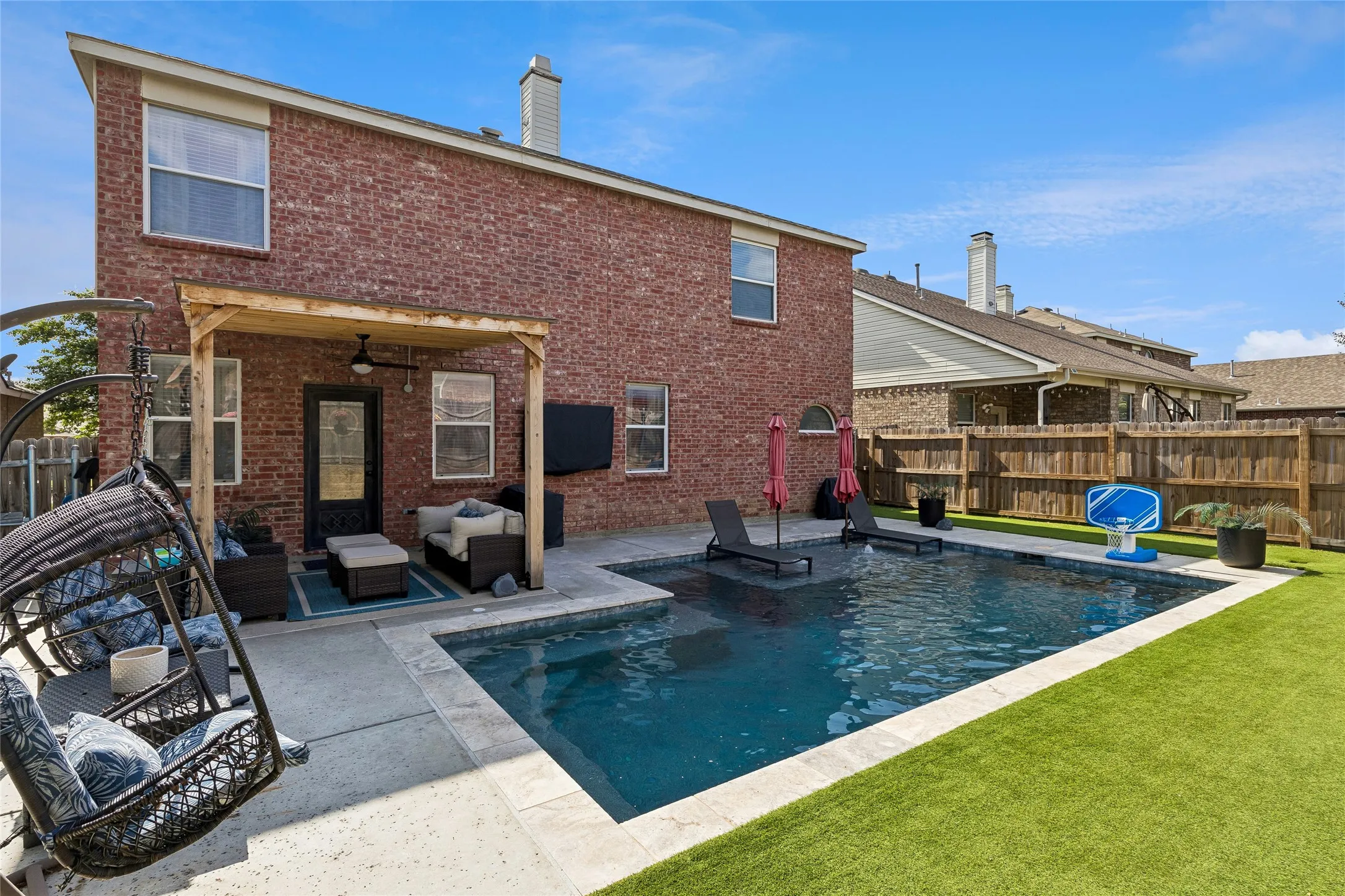 Single Family Residence For Sale in Tarrant County , 10212 Pear Street, Fort Worth, Texas 76244, 5 Bedroom, 4 Bathroom, 2 Garage spaces, 3,130 Sqft, built in 2003, mls#21338080, Real Estate Agent in Fort Worth, Homes For Sale in Tarrant county, Homes For Sale in Fort Worth, Realtor in Fort Worth Texas, Real Estate Brokerage Independent Realty Texas, Luminita Cordes Realtor