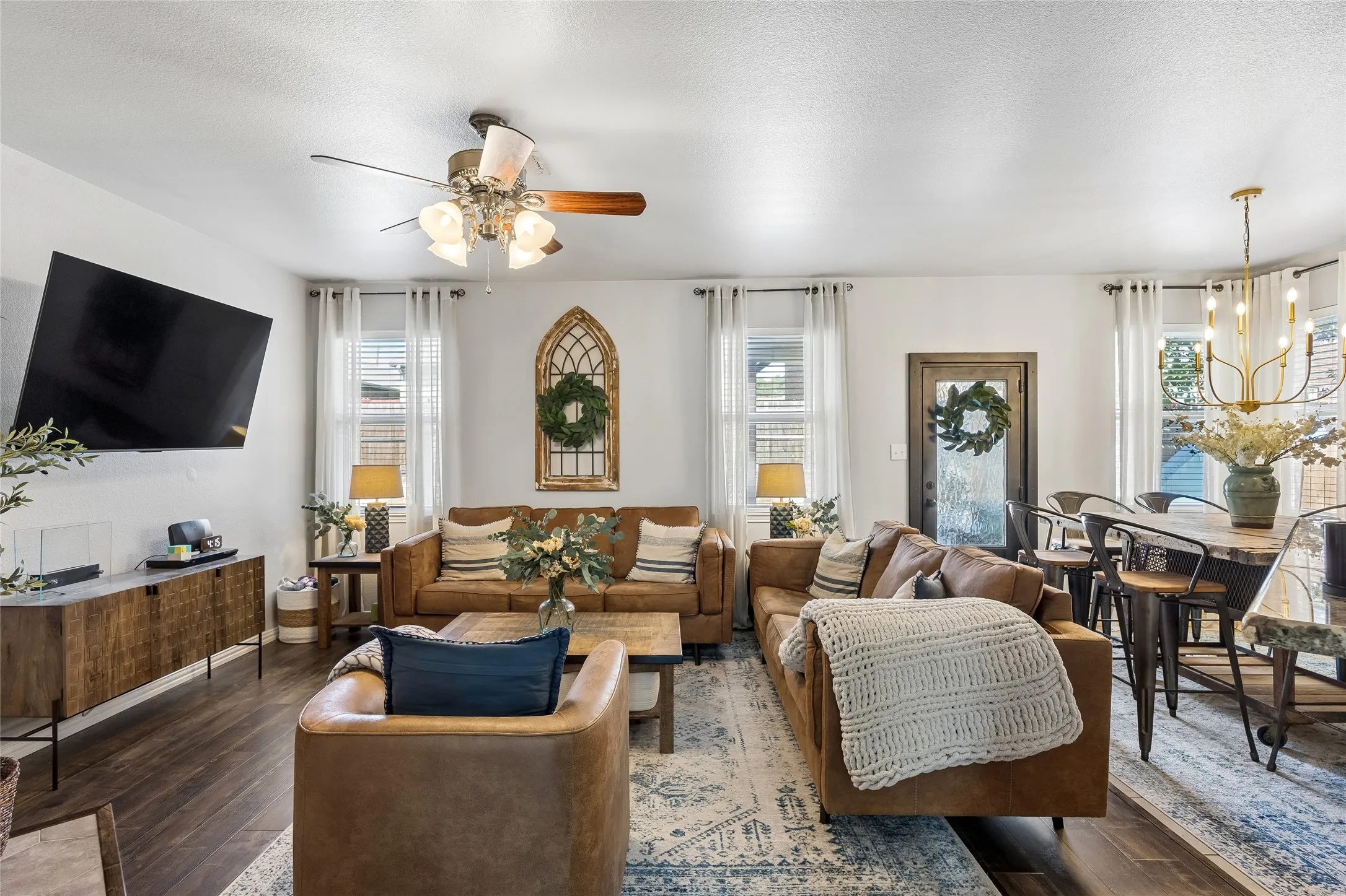 Single Family Residence For Sale in Tarrant County , 10212 Pear Street, Fort Worth, Texas 76244, 5 Bedroom, 4 Bathroom, 2 Garage spaces, 3,130 Sqft, built in 2003, mls#21338080, Real Estate Agent in Fort Worth, Homes For Sale in Tarrant county, Homes For Sale in Fort Worth, Realtor in Fort Worth Texas, Real Estate Brokerage Independent Realty Texas, Luminita Cordes Realtor