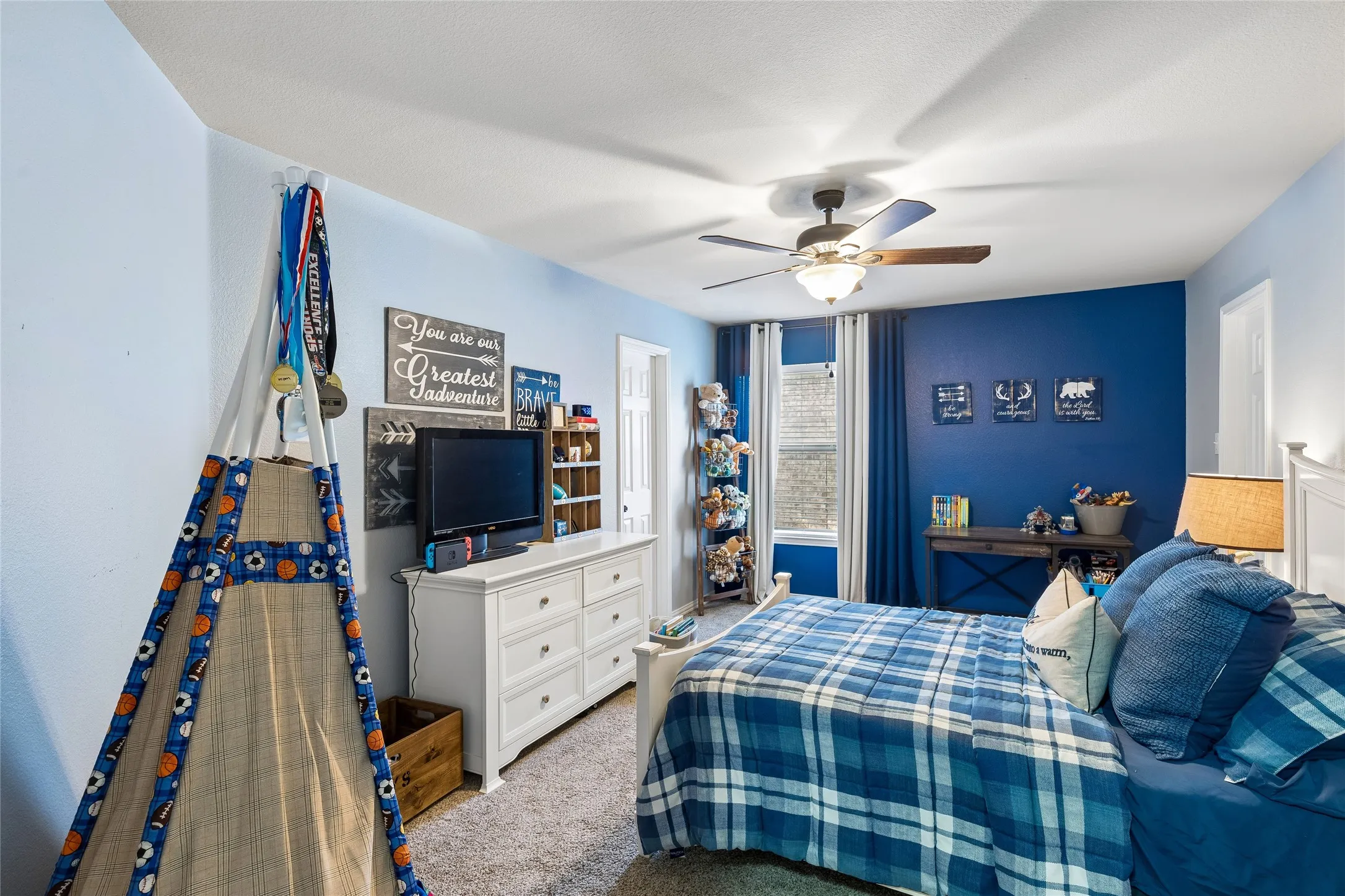Single Family Residence For Sale in Tarrant County , 10212 Pear Street, Fort Worth, Texas 76244, 5 Bedroom, 4 Bathroom, 2 Garage spaces, 3,130 Sqft, built in 2003, mls#21338080, Real Estate Agent in Fort Worth, Homes For Sale in Tarrant county, Homes For Sale in Fort Worth, Realtor in Fort Worth Texas, Real Estate Brokerage Independent Realty Texas, Luminita Cordes Realtor
