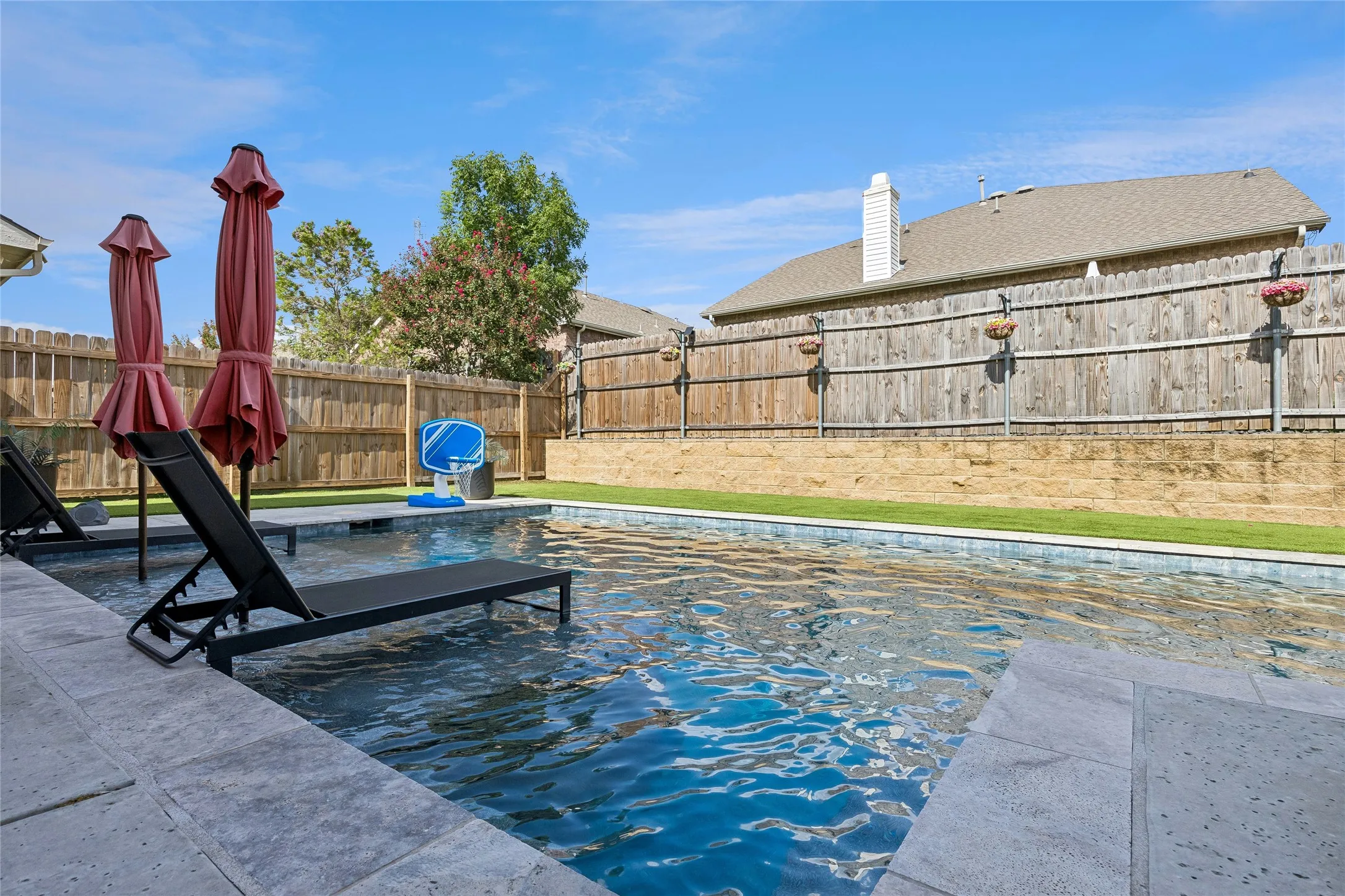 Single Family Residence For Sale in Tarrant County , 10212 Pear Street, Fort Worth, Texas 76244, 5 Bedroom, 4 Bathroom, 2 Garage spaces, 3,130 Sqft, built in 2003, mls#21338080, Real Estate Agent in Fort Worth, Homes For Sale in Tarrant county, Homes For Sale in Fort Worth, Realtor in Fort Worth Texas, Real Estate Brokerage Independent Realty Texas, Luminita Cordes Realtor