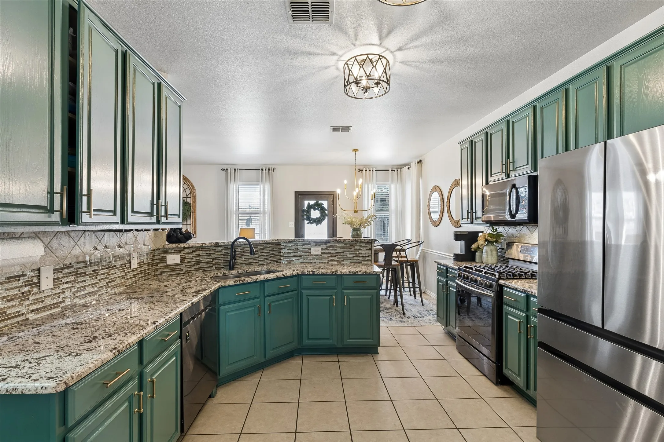 Single Family Residence For Sale in Tarrant County , 10212 Pear Street, Fort Worth, Texas 76244, 5 Bedroom, 4 Bathroom, 2 Garage spaces, 3,130 Sqft, built in 2003, mls#21338080, Real Estate Agent in Fort Worth, Homes For Sale in Tarrant county, Homes For Sale in Fort Worth, Realtor in Fort Worth Texas, Real Estate Brokerage Independent Realty Texas, Luminita Cordes Realtor