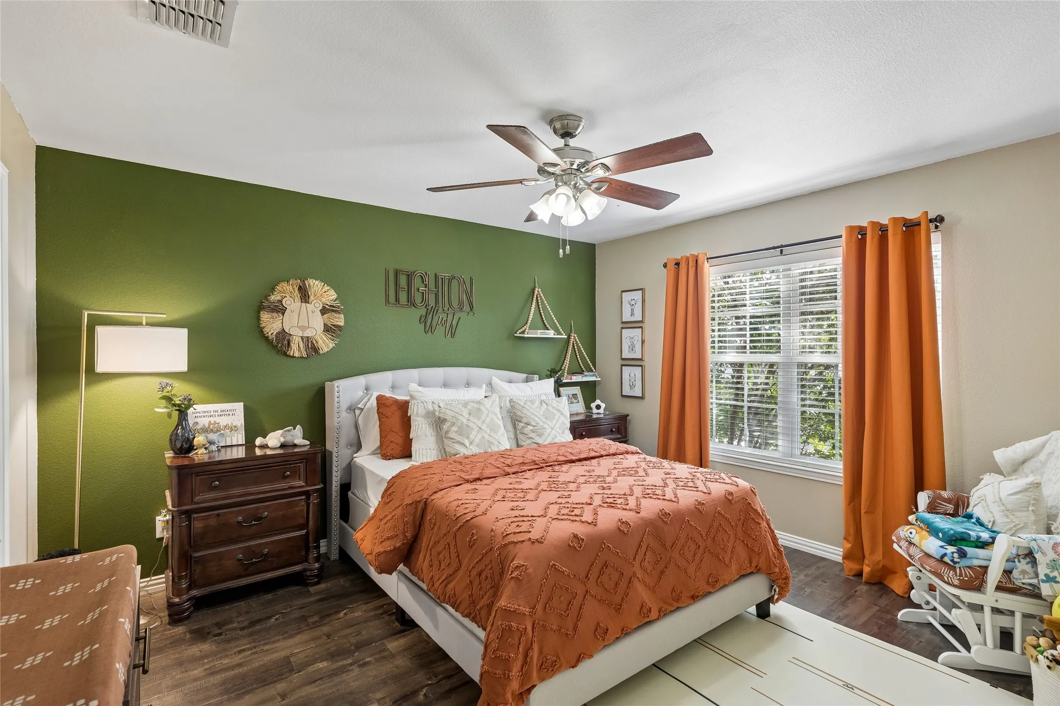 Single Family Residence For Sale in Tarrant County , 10212 Pear Street, Fort Worth, Texas 76244, 5 Bedroom, 4 Bathroom, 2 Garage spaces, 3,130 Sqft, built in 2003, mls#21338080, Real Estate Agent in Fort Worth, Homes For Sale in Tarrant county, Homes For Sale in Fort Worth, Realtor in Fort Worth Texas, Real Estate Brokerage Independent Realty Texas, Luminita Cordes Realtor