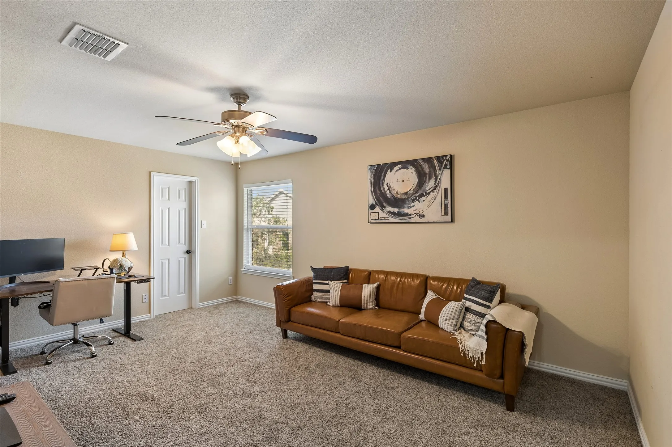 Single Family Residence For Sale in Tarrant County , 10212 Pear Street, Fort Worth, Texas 76244, 5 Bedroom, 4 Bathroom, 2 Garage spaces, 3,130 Sqft, built in 2003, mls#21338080, Real Estate Agent in Fort Worth, Homes For Sale in Tarrant county, Homes For Sale in Fort Worth, Realtor in Fort Worth Texas, Real Estate Brokerage Independent Realty Texas, Luminita Cordes Realtor