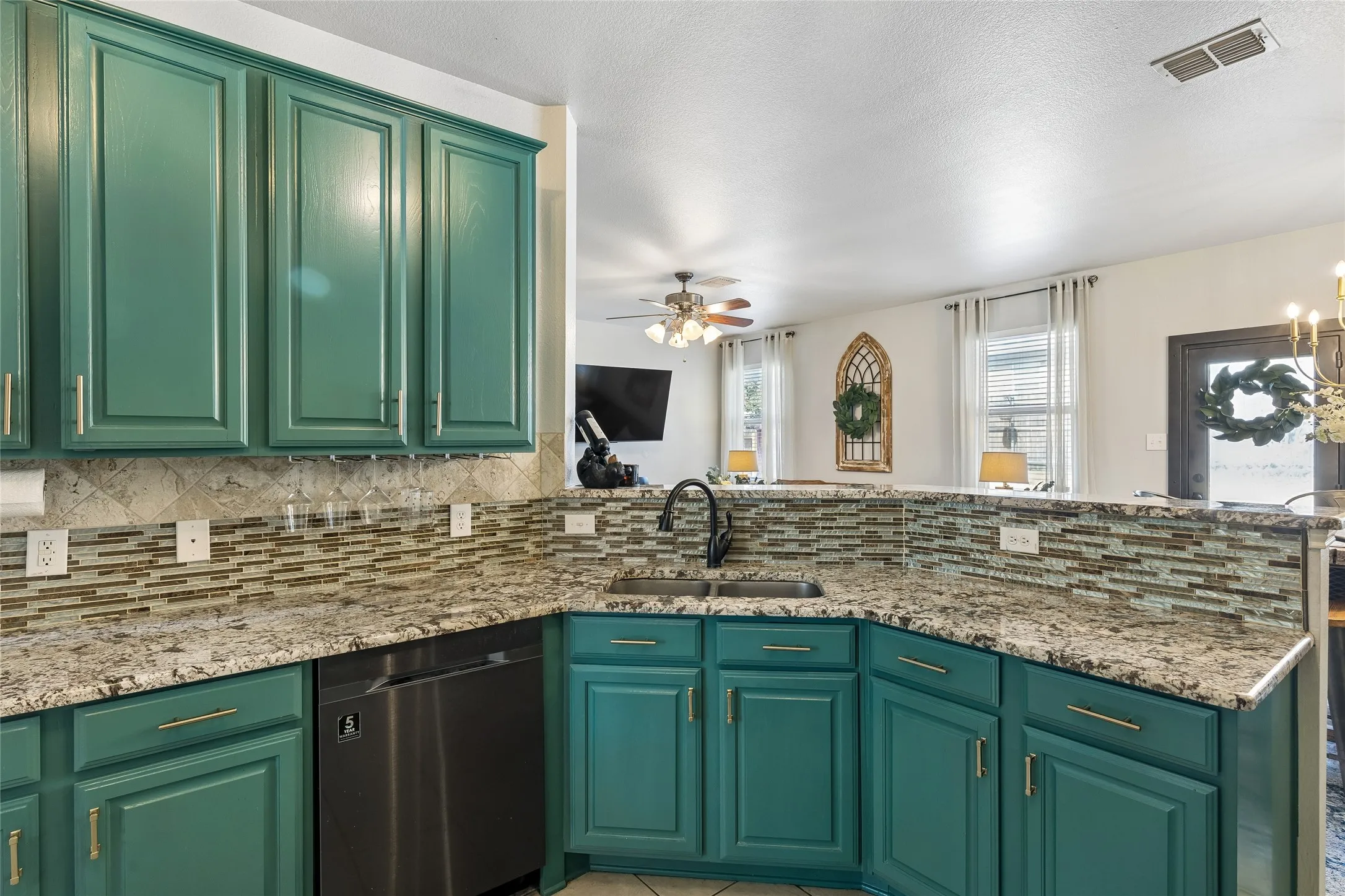Single Family Residence For Sale in Tarrant County , 10212 Pear Street, Fort Worth, Texas 76244, 5 Bedroom, 4 Bathroom, 2 Garage spaces, 3,130 Sqft, built in 2003, mls#21338080, Real Estate Agent in Fort Worth, Homes For Sale in Tarrant county, Homes For Sale in Fort Worth, Realtor in Fort Worth Texas, Real Estate Brokerage Independent Realty Texas, Luminita Cordes Realtor