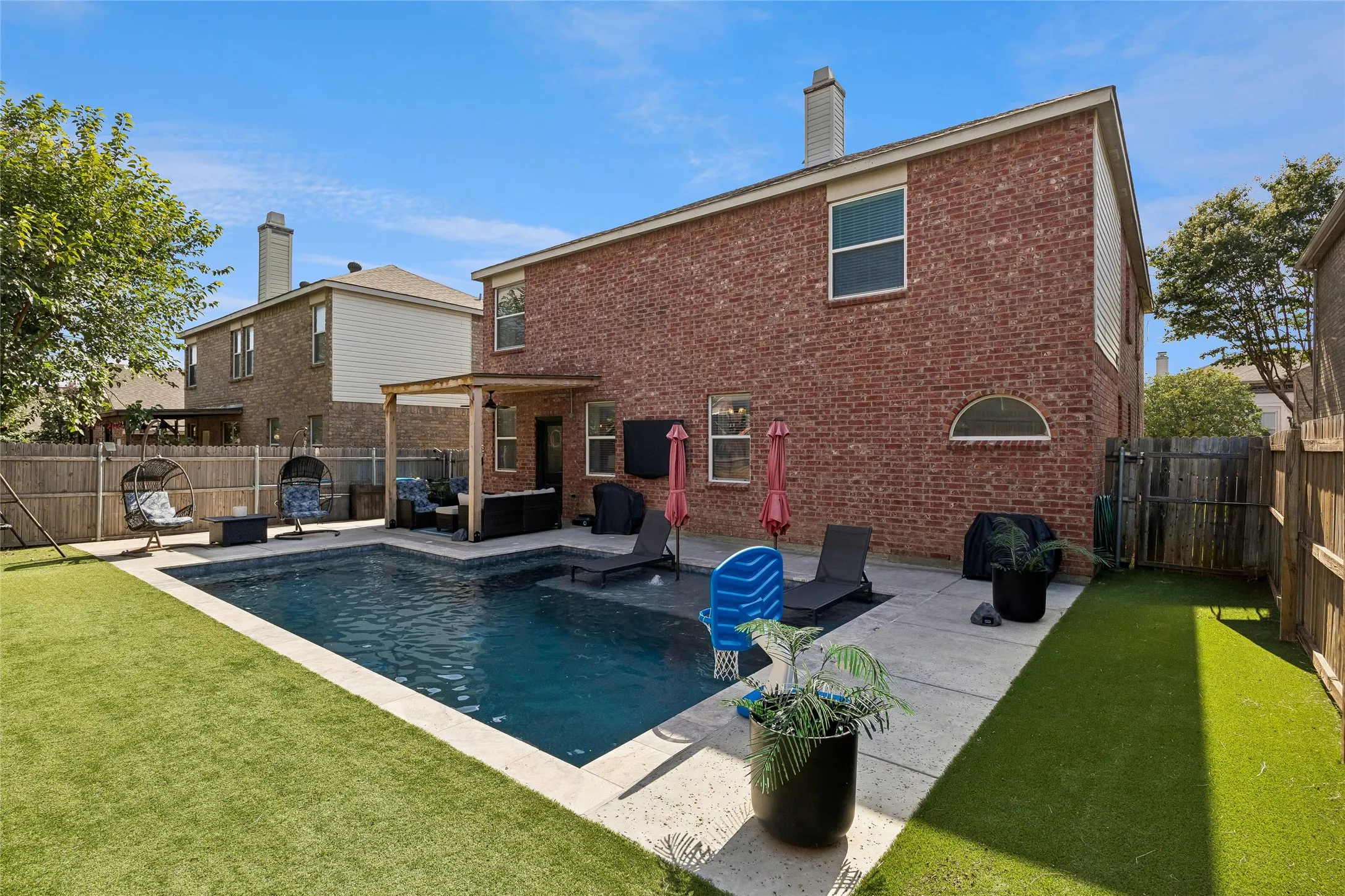 Single Family Residence For Sale in Tarrant County , 10212 Pear Street, Fort Worth, Texas 76244, 5 Bedroom, 4 Bathroom, 2 Garage spaces, 3,130 Sqft, built in 2003, mls#21338080, Real Estate Agent in Fort Worth, Homes For Sale in Tarrant county, Homes For Sale in Fort Worth, Realtor in Fort Worth Texas, Real Estate Brokerage Independent Realty Texas, Luminita Cordes Realtor