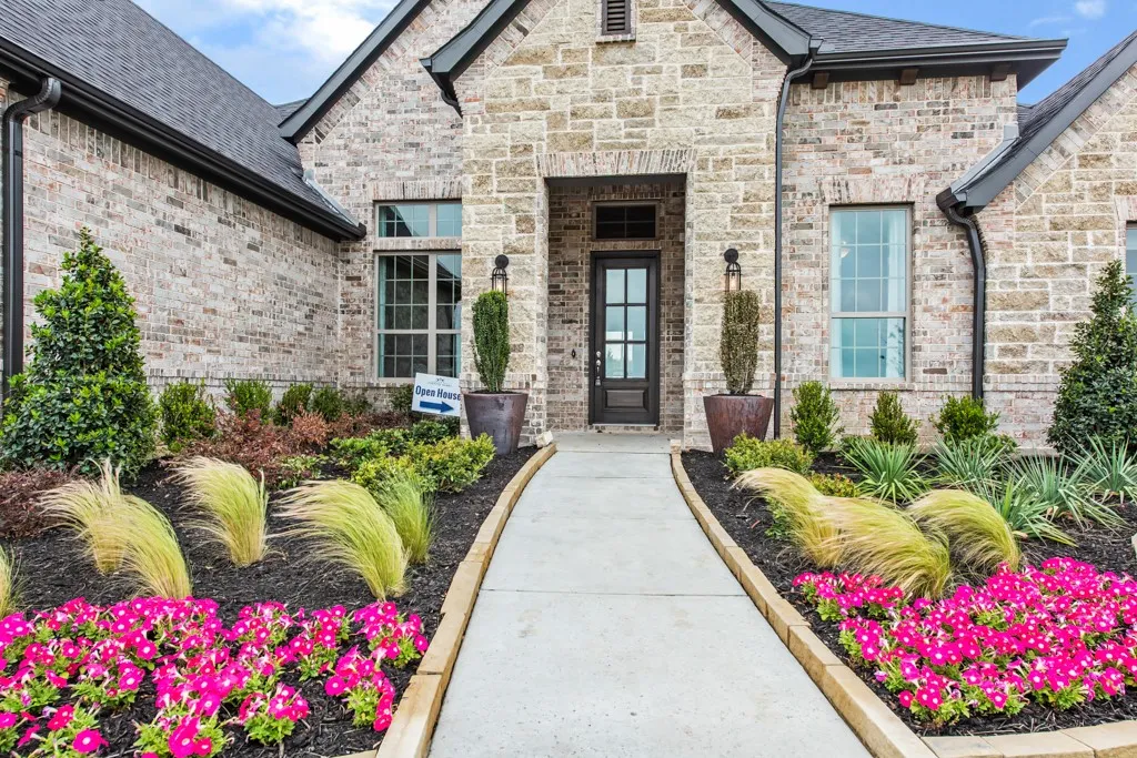 Single Family Residence For Sale in Tarrant County , 2141 Glenbrook Street, Haslet, Texas 76052, 4 Bedroom, 4 Bathroom, 3 Garage spaces, 3,714 Sqft, built in 2019, mls#21340717, Real Estate Agent in Haslet, Homes For Sale in Tarrant county, Homes For Sale in Haslet, Realtor in Haslet Texas, Real Estate Brokerage Independent Realty Texas, Luminita Cordes Realtor