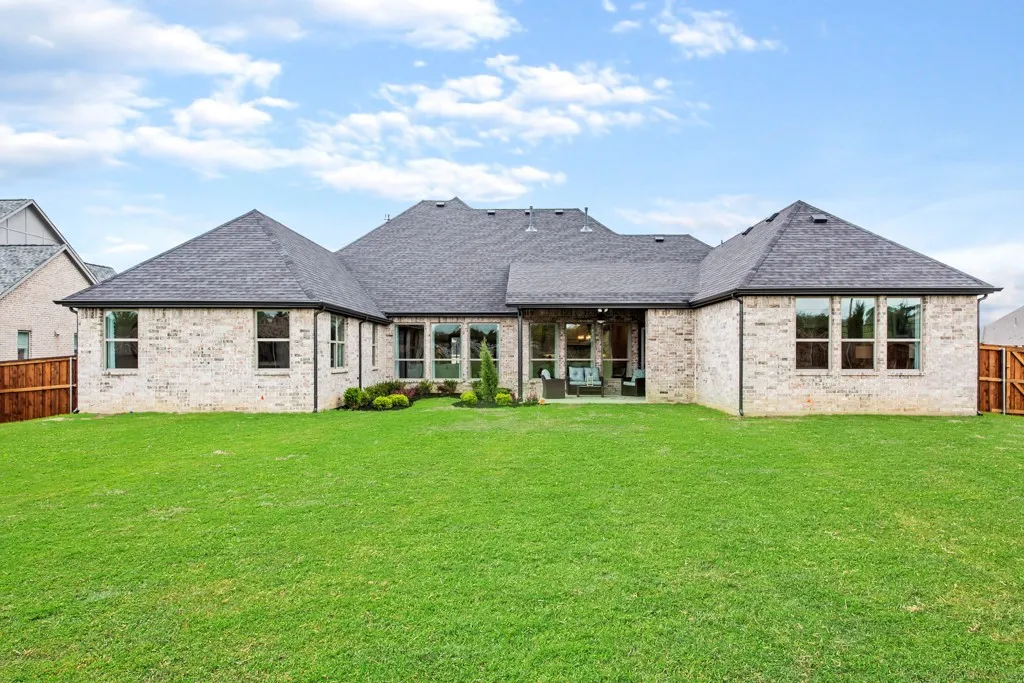 Single Family Residence For Sale in Tarrant County , 2141 Glenbrook Street, Haslet, Texas 76052, 4 Bedroom, 4 Bathroom, 3 Garage spaces, 3,714 Sqft, built in 2019, mls#21340717, Real Estate Agent in Haslet, Homes For Sale in Tarrant county, Homes For Sale in Haslet, Realtor in Haslet Texas, Real Estate Brokerage Independent Realty Texas, Luminita Cordes Realtor