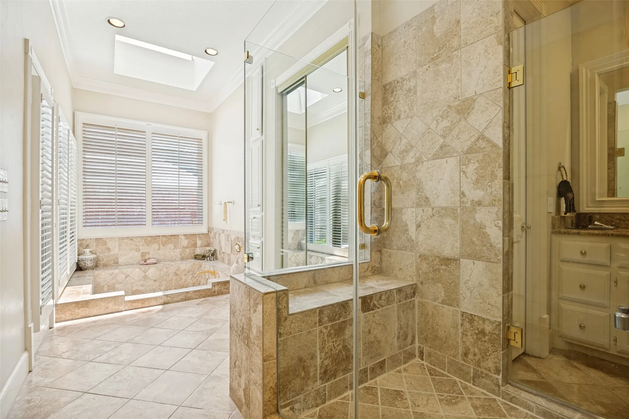 Single Family Residence For Sale in Collin County , 3516 Michael Drive, Plano, Texas 75023, 5 Bedroom, 5 Bathroom, 4 Garage spaces, 4,576 Sqft, built in 1985, mls#21340572, Real Estate Agent in Plano, Homes For Sale in Collin county, Homes For Sale in Plano, Realtor in Plano Texas, Real Estate Brokerage Independent Realty Texas, Luminita Cordes Realtor