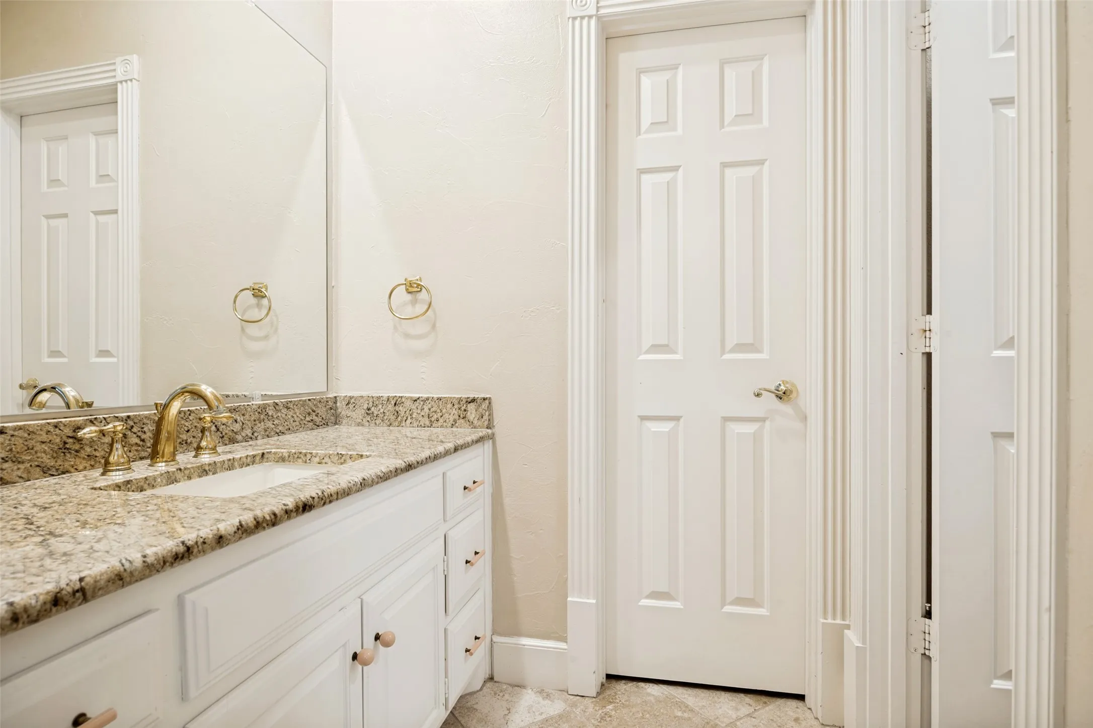 Single Family Residence For Sale in Collin County , 3516 Michael Drive, Plano, Texas 75023, 5 Bedroom, 5 Bathroom, 4 Garage spaces, 4,576 Sqft, built in 1985, mls#21340572, Real Estate Agent in Plano, Homes For Sale in Collin county, Homes For Sale in Plano, Realtor in Plano Texas, Real Estate Brokerage Independent Realty Texas, Luminita Cordes Realtor