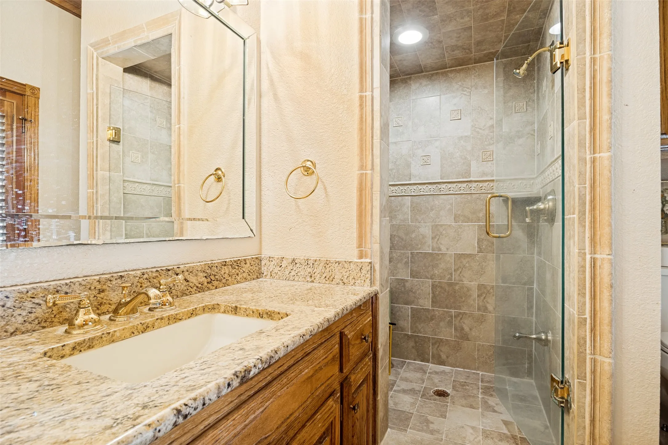 Single Family Residence For Sale in Collin County , 3516 Michael Drive, Plano, Texas 75023, 5 Bedroom, 5 Bathroom, 4 Garage spaces, 4,576 Sqft, built in 1985, mls#21340572, Real Estate Agent in Plano, Homes For Sale in Collin county, Homes For Sale in Plano, Realtor in Plano Texas, Real Estate Brokerage Independent Realty Texas, Luminita Cordes Realtor