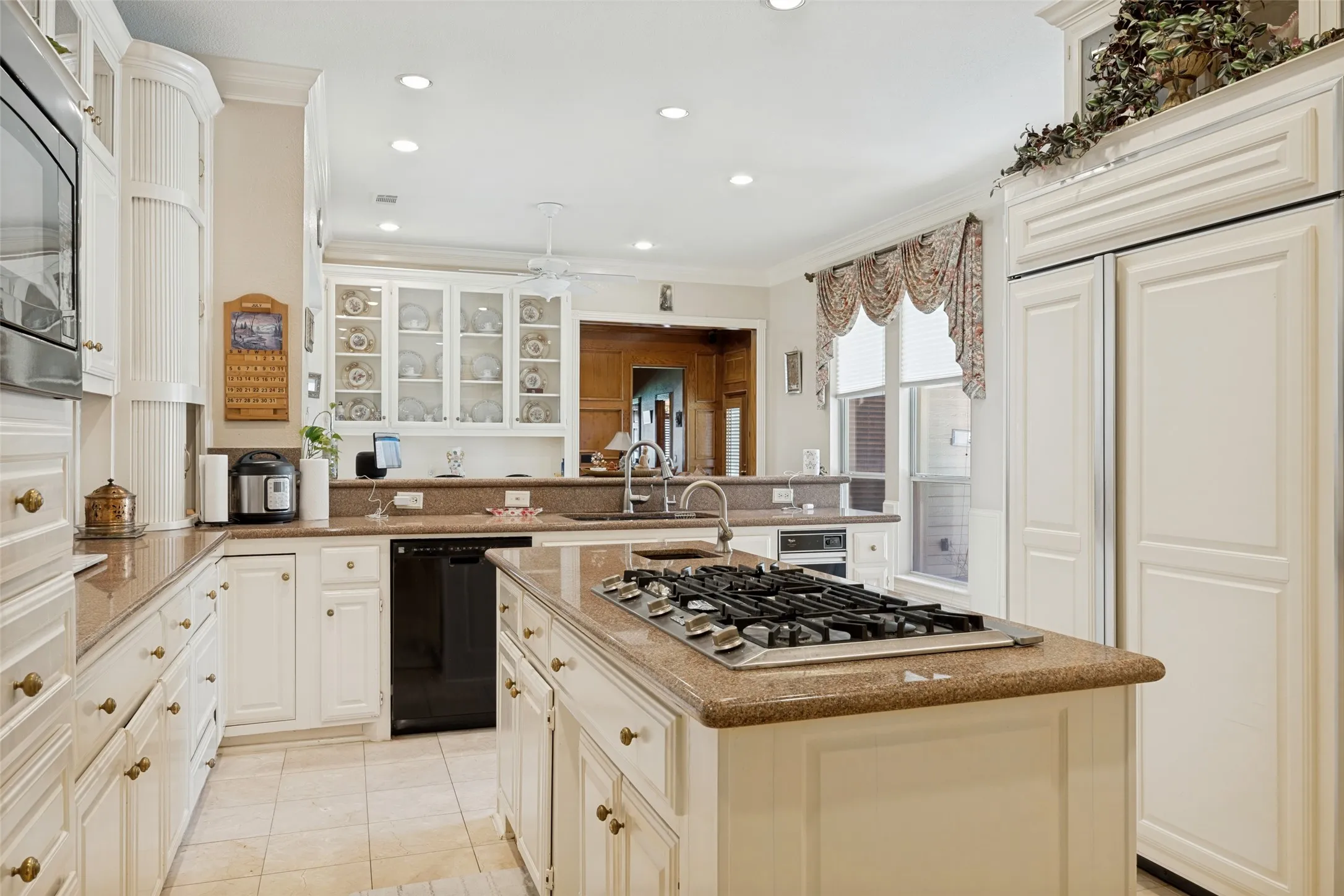 Single Family Residence For Sale in Collin County , 3516 Michael Drive, Plano, Texas 75023, 5 Bedroom, 5 Bathroom, 4 Garage spaces, 4,576 Sqft, built in 1985, mls#21340572, Real Estate Agent in Plano, Homes For Sale in Collin county, Homes For Sale in Plano, Realtor in Plano Texas, Real Estate Brokerage Independent Realty Texas, Luminita Cordes Realtor