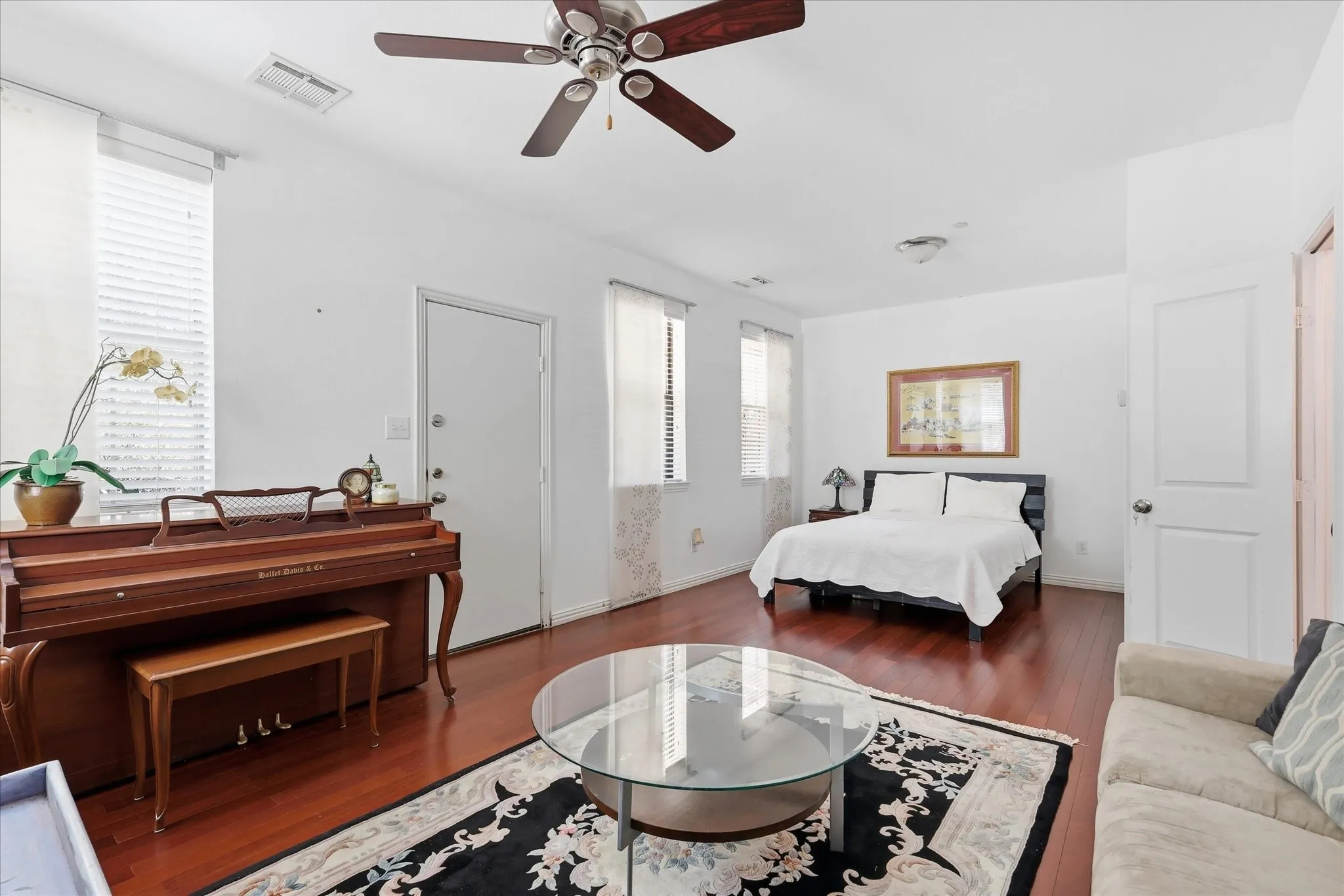 This room could be a wonderful office/in laws quarters/teen flex space