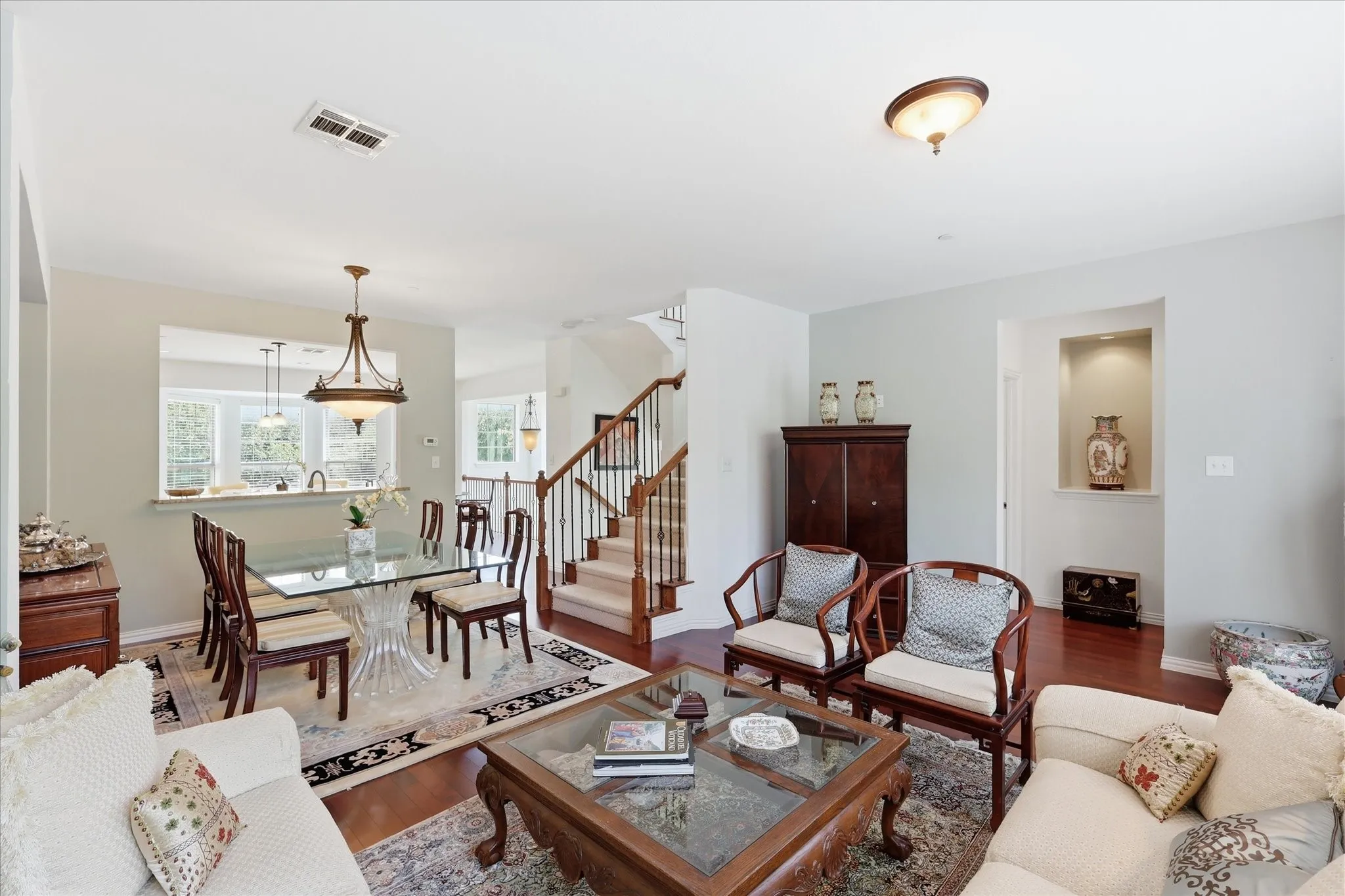 Townhouse For Sale in Dallas County , 1404 Biltmore Lane, Irving, Texas 75063, 4 Bedroom, 4 Bathroom, 2 Garage spaces, 2,273 Sqft, built in 2006, mls#21337556, Real Estate Agent in Irving, Homes For Sale in Dallas county, Homes For Sale in Irving, Realtor in Irving Texas, Real Estate Brokerage Independent Realty Texas, Luminita Cordes Realtor