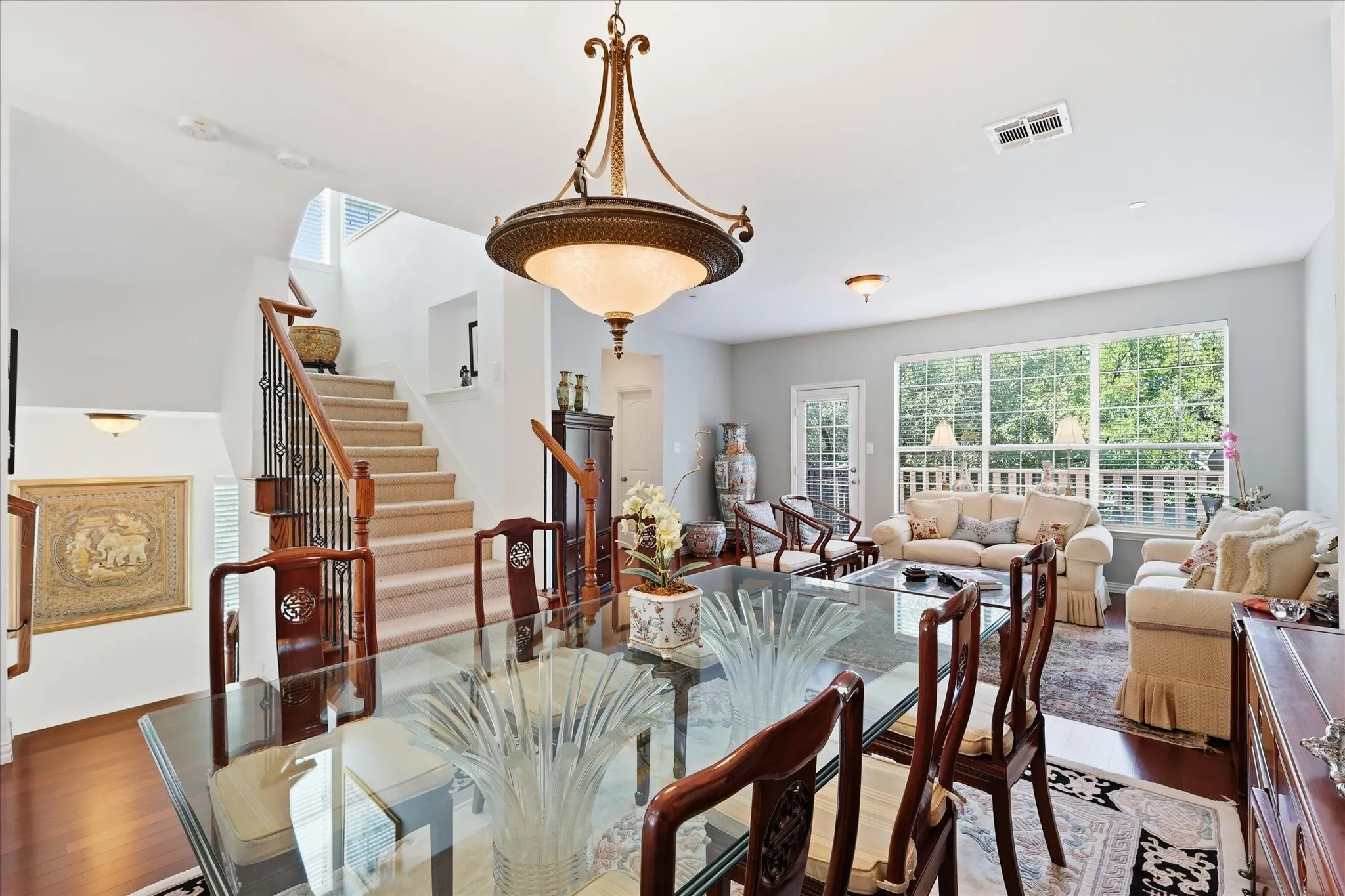 Townhouse For Sale in Dallas County , 1404 Biltmore Lane, Irving, Texas 75063, 4 Bedroom, 4 Bathroom, 2 Garage spaces, 2,273 Sqft, built in 2006, mls#21337556, Real Estate Agent in Irving, Homes For Sale in Dallas county, Homes For Sale in Irving, Realtor in Irving Texas, Real Estate Brokerage Independent Realty Texas, Luminita Cordes Realtor