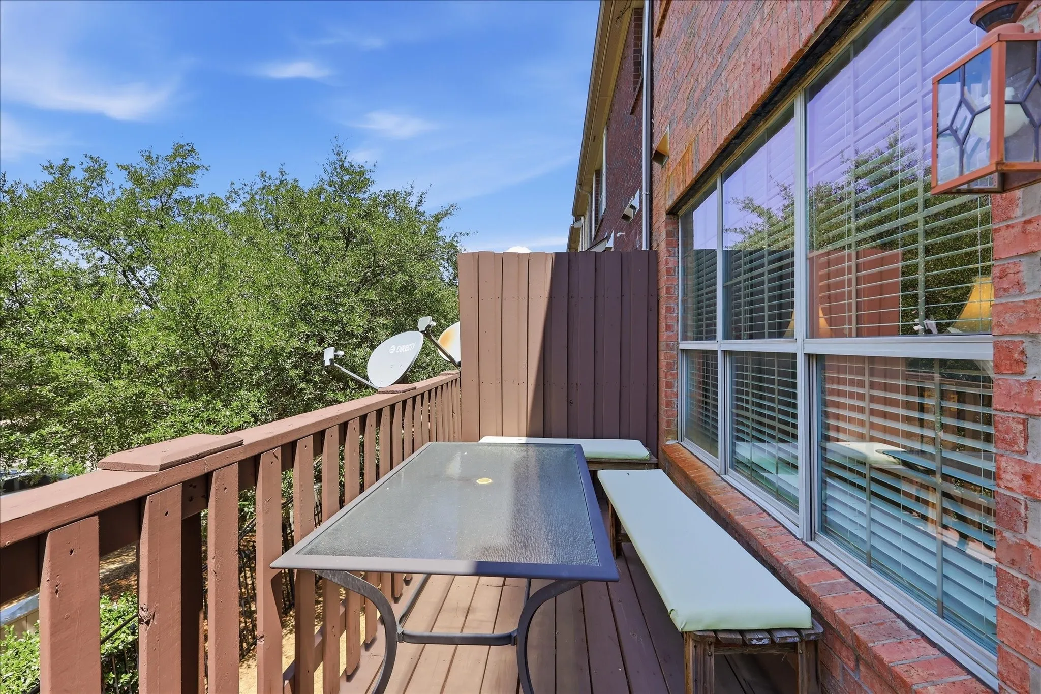 Townhouse For Sale in Dallas County , 1404 Biltmore Lane, Irving, Texas 75063, 4 Bedroom, 4 Bathroom, 2 Garage spaces, 2,273 Sqft, built in 2006, mls#21337556, Real Estate Agent in Irving, Homes For Sale in Dallas county, Homes For Sale in Irving, Realtor in Irving Texas, Real Estate Brokerage Independent Realty Texas, Luminita Cordes Realtor