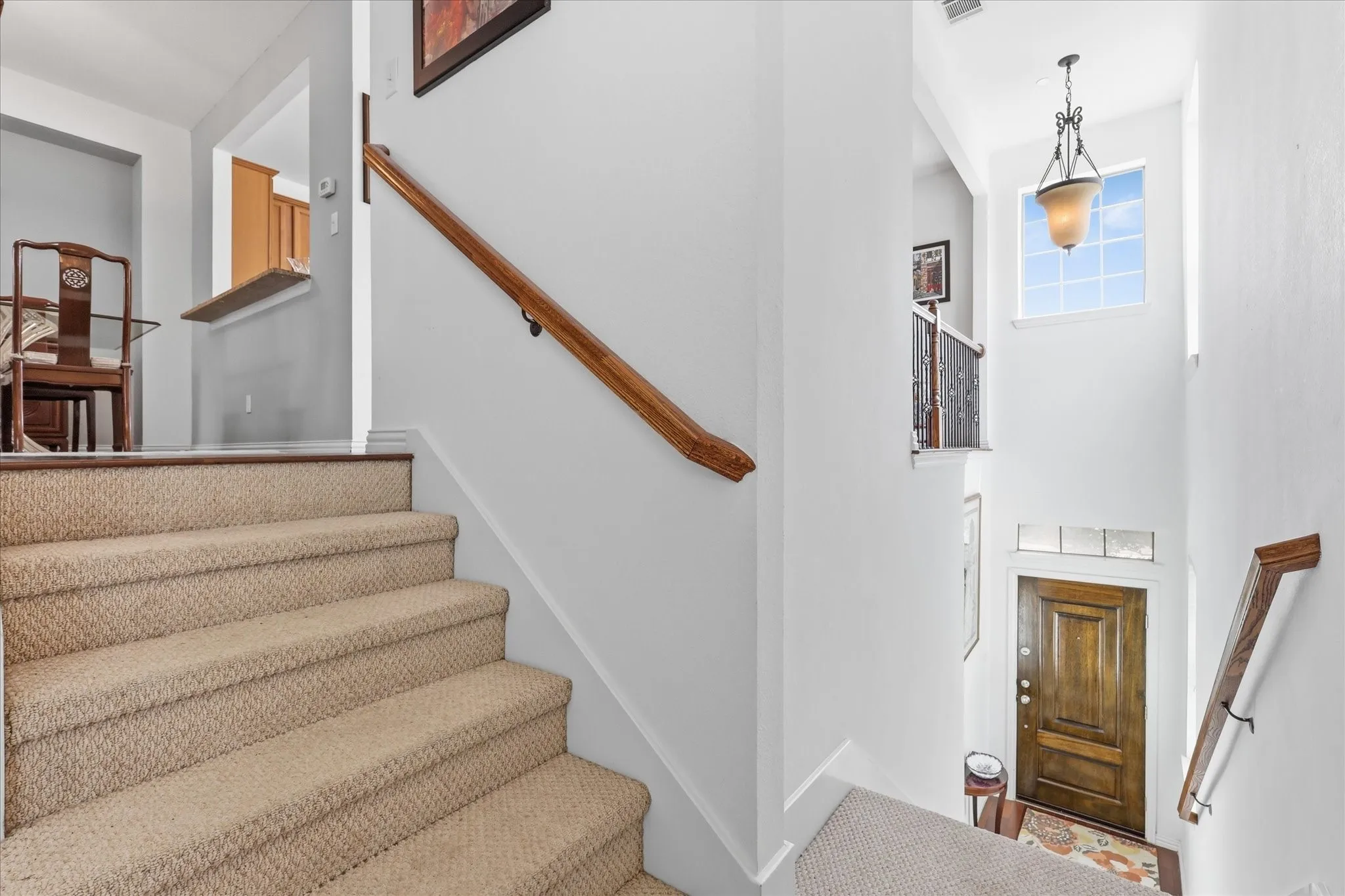 Townhouse For Sale in Dallas County , 1404 Biltmore Lane, Irving, Texas 75063, 4 Bedroom, 4 Bathroom, 2 Garage spaces, 2,273 Sqft, built in 2006, mls#21337556, Real Estate Agent in Irving, Homes For Sale in Dallas county, Homes For Sale in Irving, Realtor in Irving Texas, Real Estate Brokerage Independent Realty Texas, Luminita Cordes Realtor