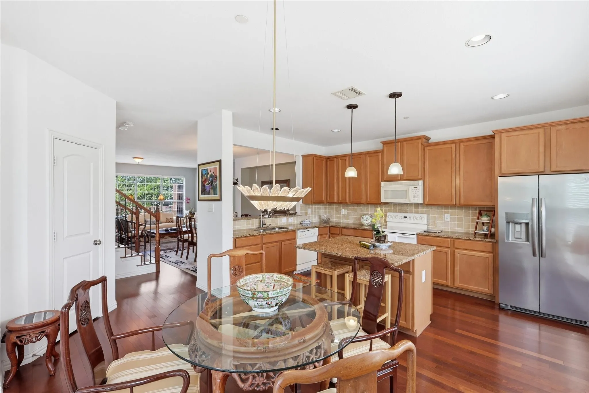 Pantry and abundant cabinets for all the things!