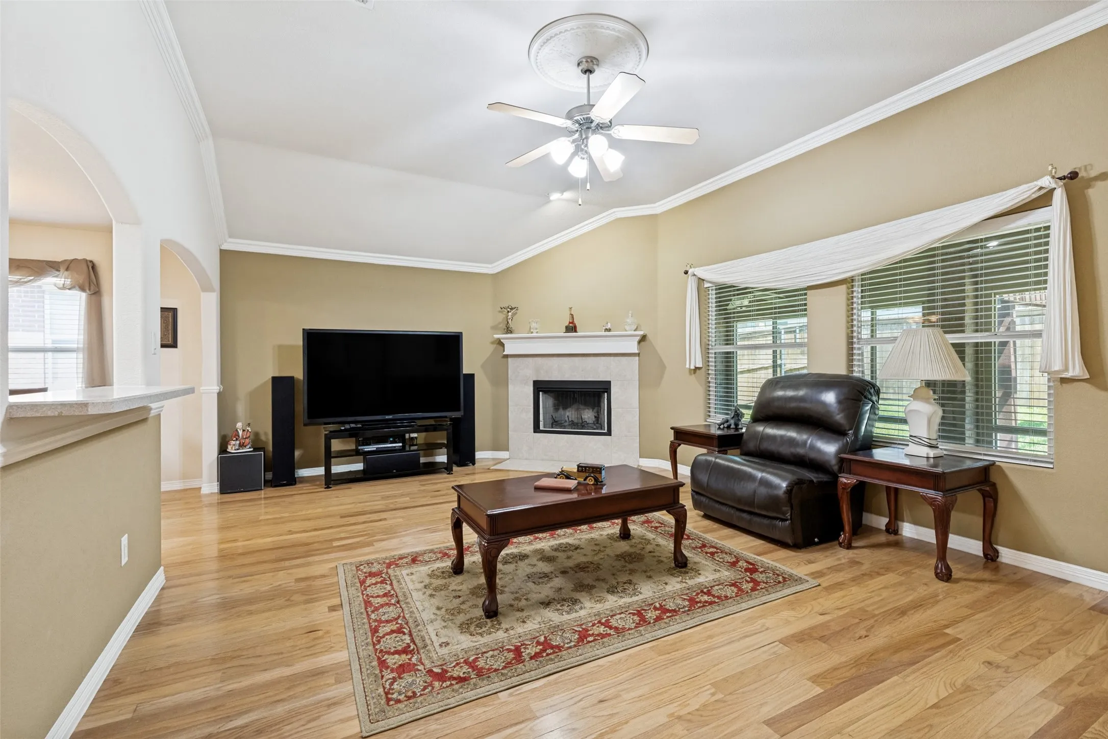 Single Family Residence For Sale in Tarrant County , 6500 Sierra Madre Drive, Fort Worth, Texas 76179, 3 Bedroom, 2 Bathroom, 2 Garage spaces, 1,554 Sqft, built in 2005, mls#21340721, Real Estate Agent in Fort Worth, Homes For Sale in Tarrant county, Homes For Sale in Fort Worth, Realtor in Fort Worth Texas, Real Estate Brokerage Independent Realty Texas, Luminita Cordes Realtor