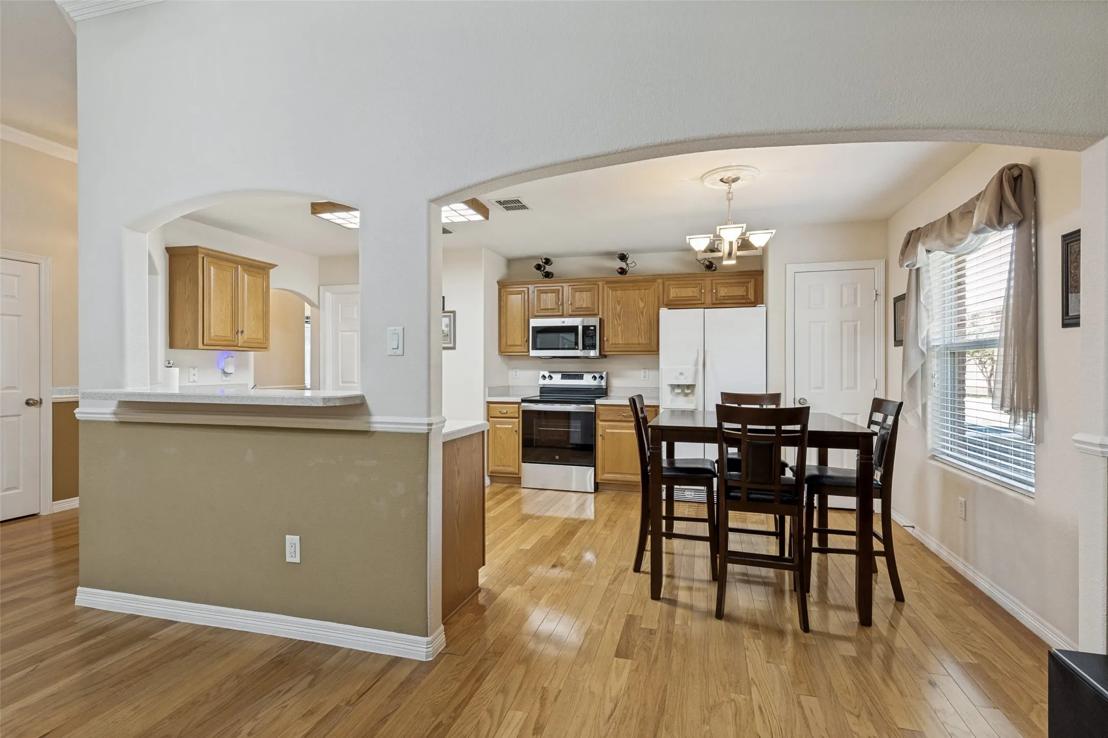 Single Family Residence For Sale in Tarrant County , 6500 Sierra Madre Drive, Fort Worth, Texas 76179, 3 Bedroom, 2 Bathroom, 2 Garage spaces, 1,554 Sqft, built in 2005, mls#21340721, Real Estate Agent in Fort Worth, Homes For Sale in Tarrant county, Homes For Sale in Fort Worth, Realtor in Fort Worth Texas, Real Estate Brokerage Independent Realty Texas, Luminita Cordes Realtor