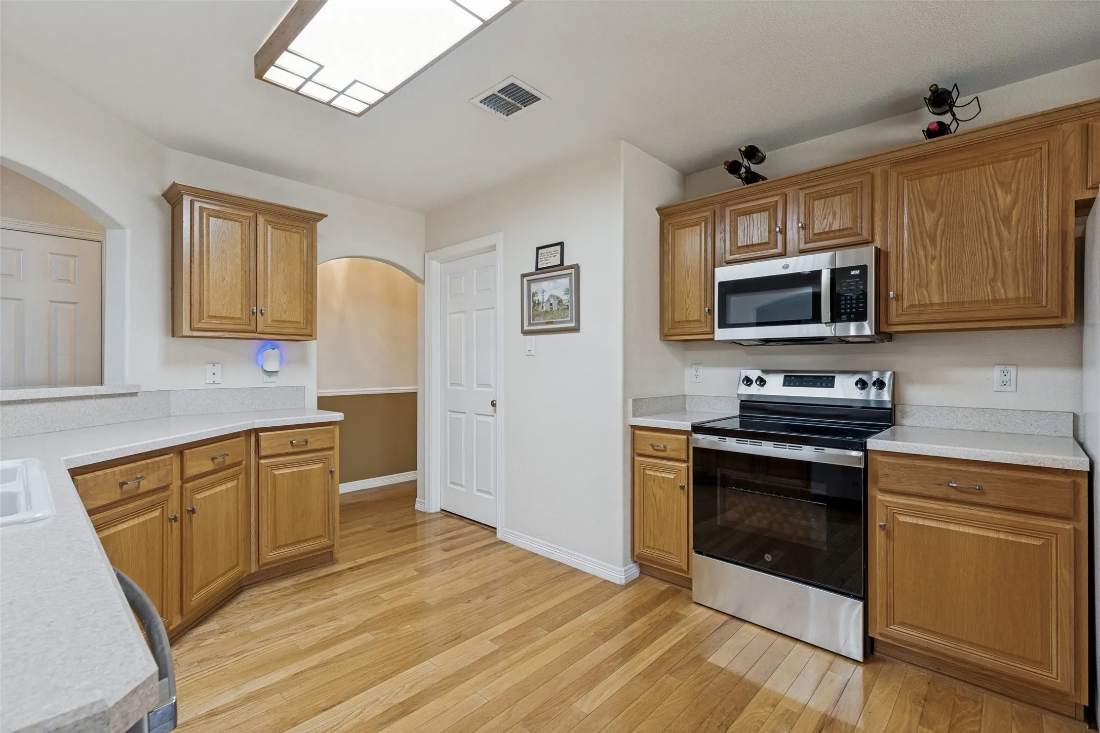 Single Family Residence For Sale in Tarrant County , 6500 Sierra Madre Drive, Fort Worth, Texas 76179, 3 Bedroom, 2 Bathroom, 2 Garage spaces, 1,554 Sqft, built in 2005, mls#21340721, Real Estate Agent in Fort Worth, Homes For Sale in Tarrant county, Homes For Sale in Fort Worth, Realtor in Fort Worth Texas, Real Estate Brokerage Independent Realty Texas, Luminita Cordes Realtor