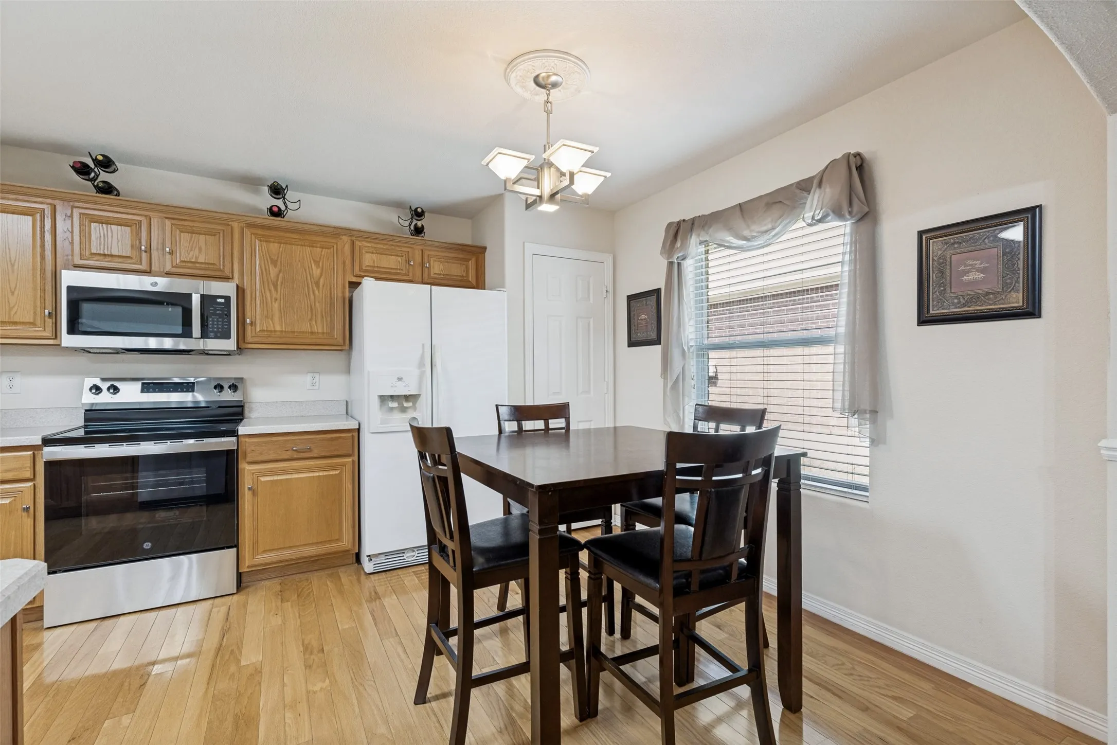 Single Family Residence For Sale in Tarrant County , 6500 Sierra Madre Drive, Fort Worth, Texas 76179, 3 Bedroom, 2 Bathroom, 2 Garage spaces, 1,554 Sqft, built in 2005, mls#21340721, Real Estate Agent in Fort Worth, Homes For Sale in Tarrant county, Homes For Sale in Fort Worth, Realtor in Fort Worth Texas, Real Estate Brokerage Independent Realty Texas, Luminita Cordes Realtor